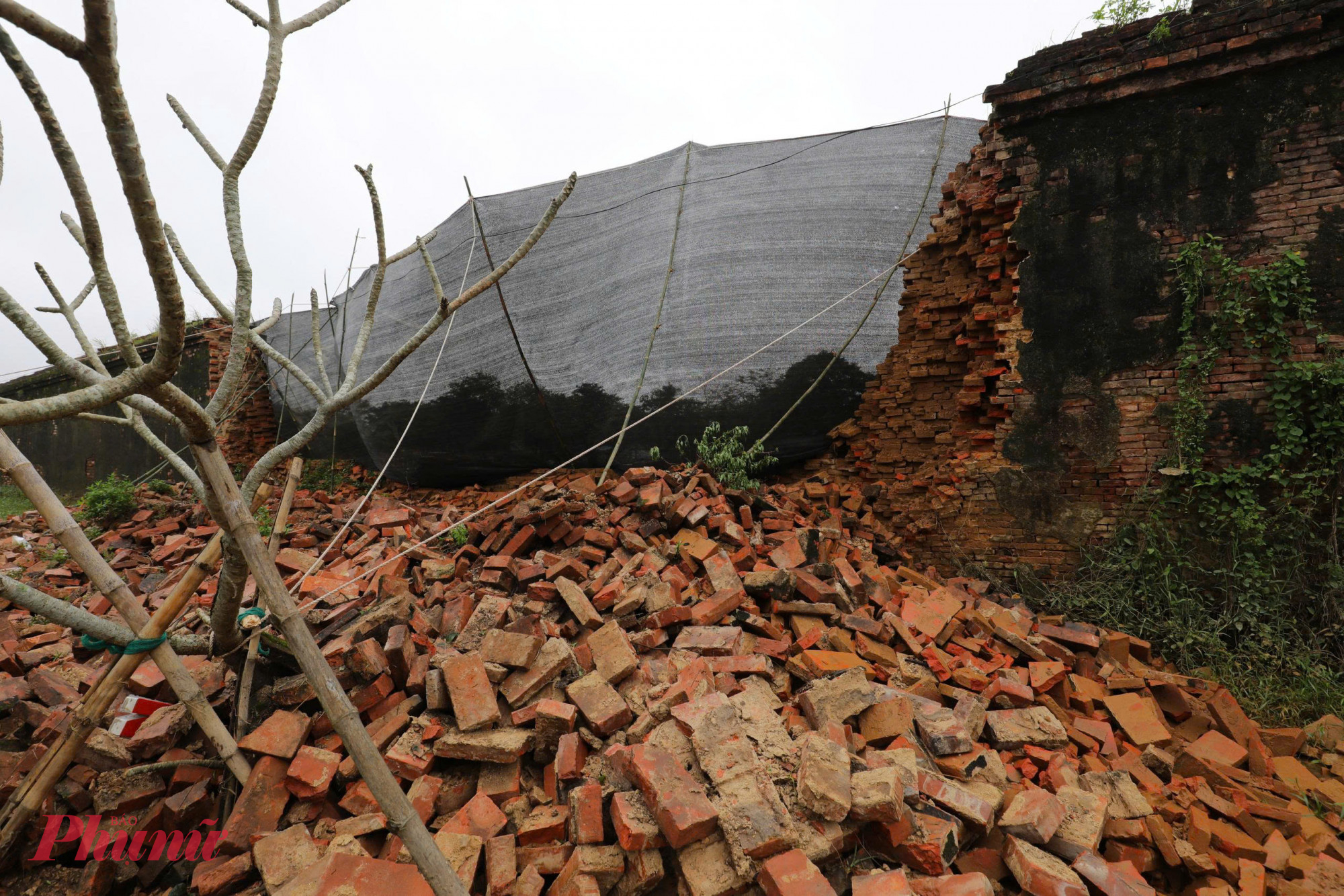 UBND TP Huế yêu cầu xứ lý đoạn tường Hoàng thành đổ sụp trong 45 ngày