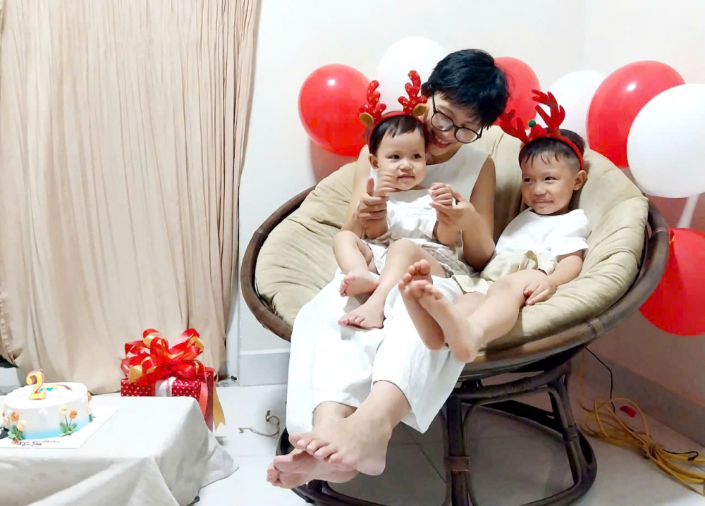 Tôi đã từng chi tầm 1 triệu đồng để tổ chức sinh nhật cho con trai, nhưng đến sinh nhật con gái thì chỉ cần 230.000 đồng cũng đủ lưu lại hạnh phúc làm mẹ