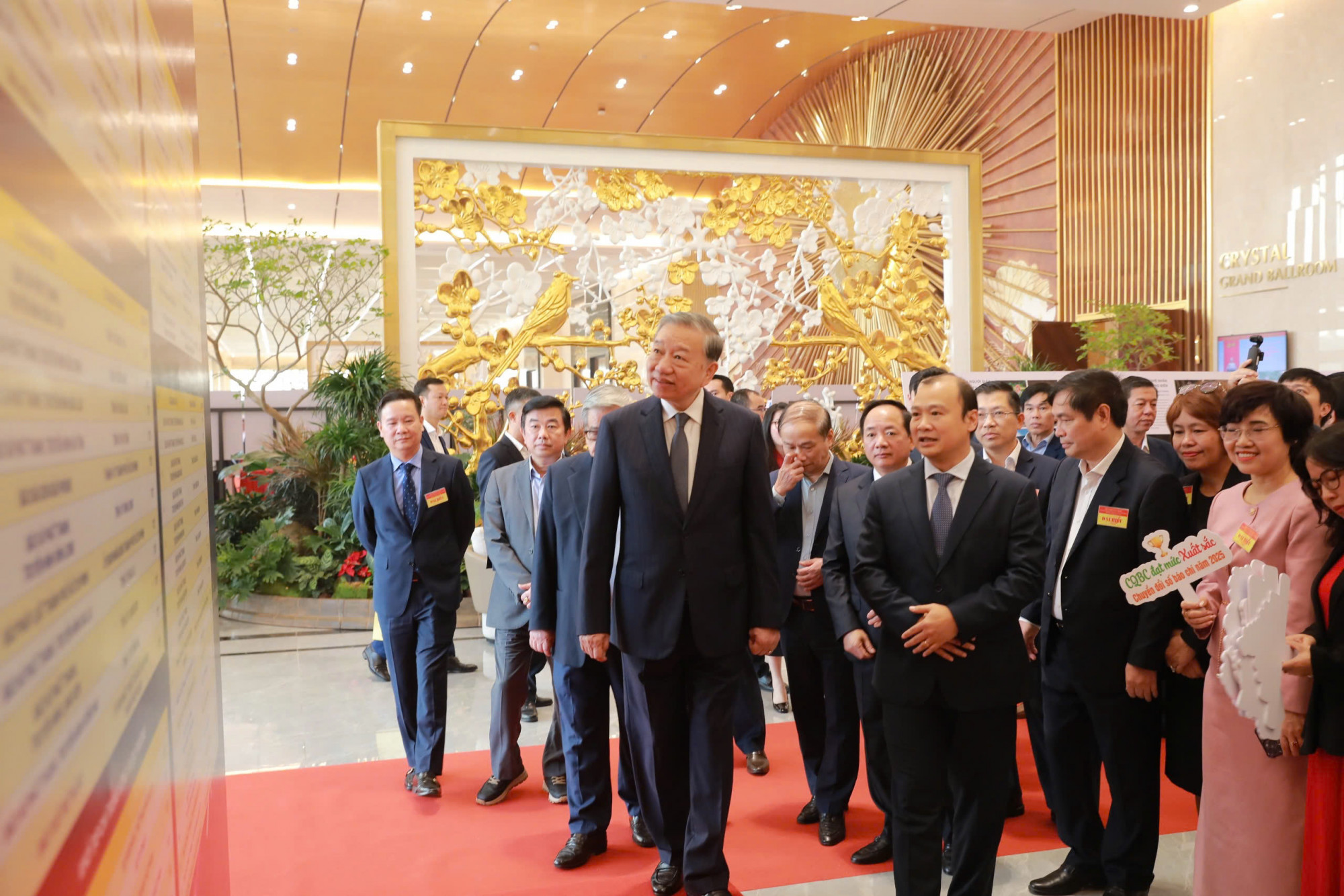 Tổng bí thư Tô Lam tham dự Hội nghị