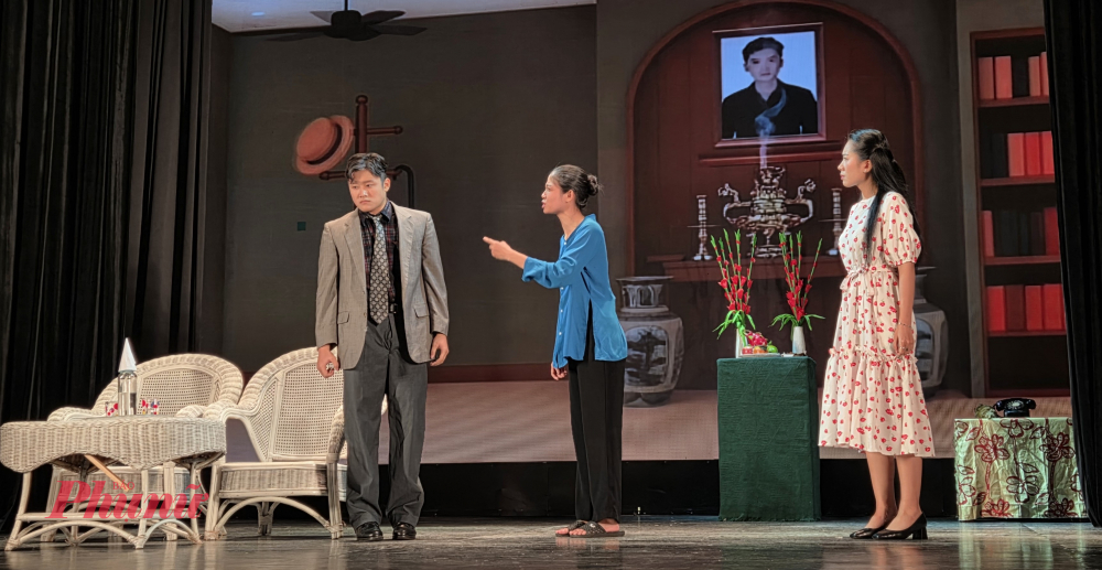 Tại sao những người đồng đội cũ gặp lại nhau lại hóa xa lạ?