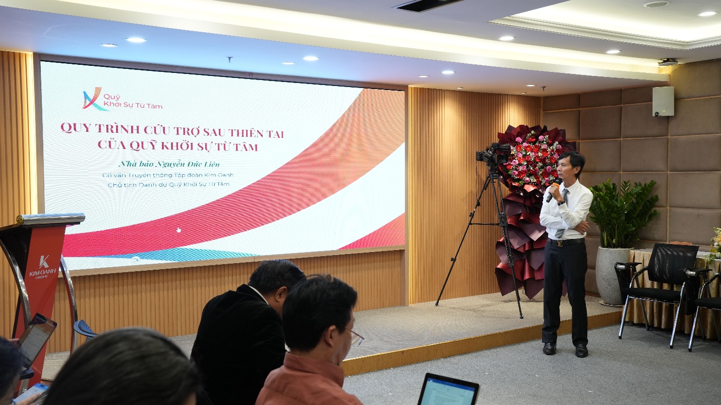 Nhà báo Nguyễn Đức Liên trình bày tại hội thảo - Ảnh: Quỹ Khởi Sự Từ Tâm