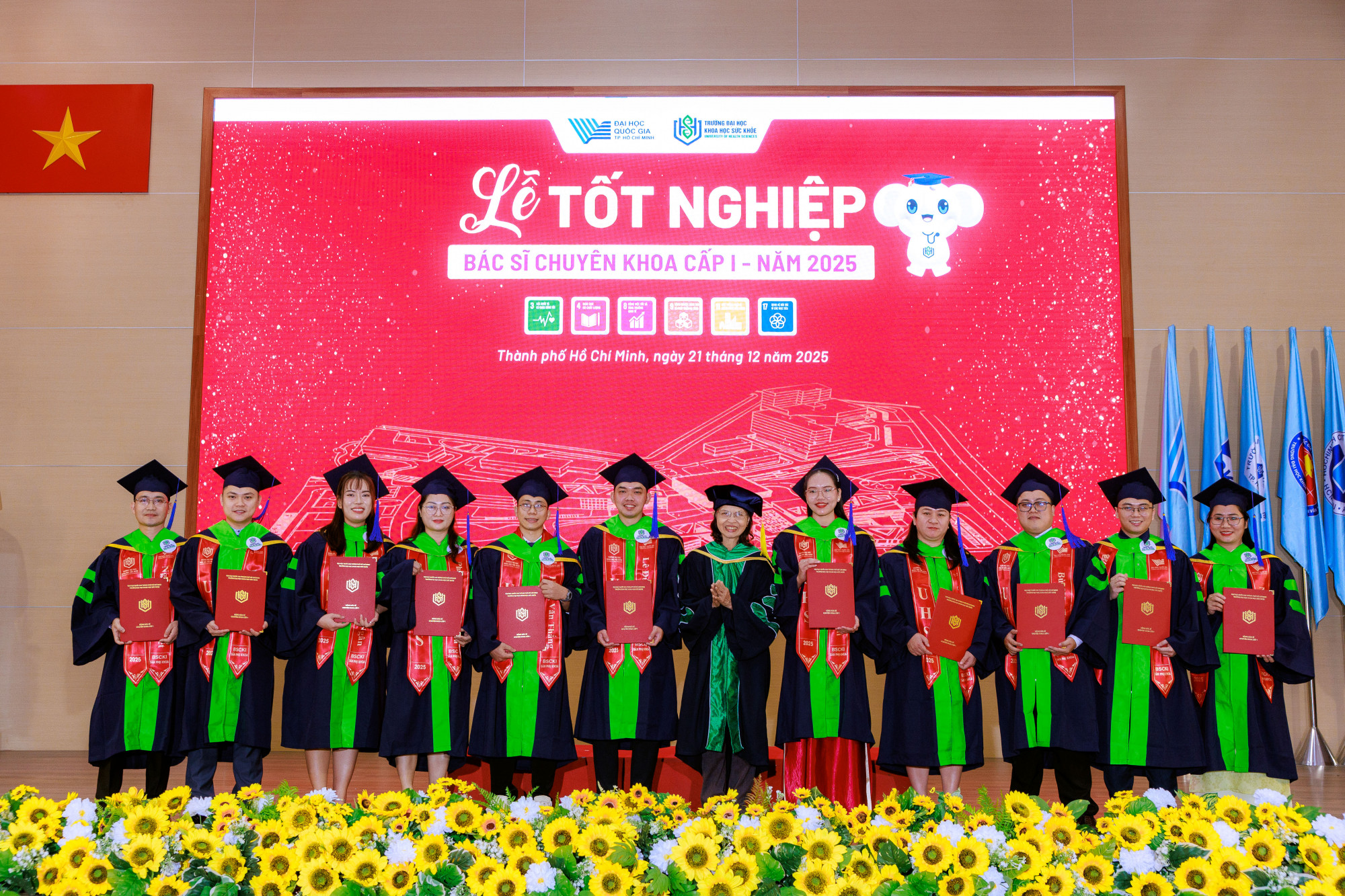 103 bác sĩ chuyên khoa I đầu tiên của Trường ĐH Khoa học Sức khỏe tốt nghiệp- Ảnh: UHS 