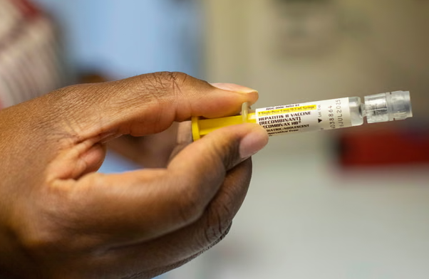 Vắc-xin viêm gan B tại Atlanta, Georgia, ngày 29 tháng 9 năm 2023. Ảnh: Alyssa Pointer cho The Washington Post qua Getty Images.