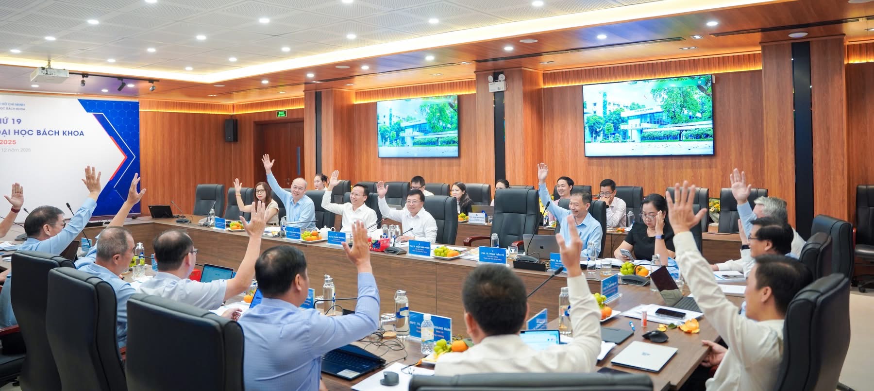 Hội đồng trường đã thông qua chủ trương thành lập Trung tâm nghiên cứu Hệ thống tự hành và Robot  - Ảnh: HCMUT