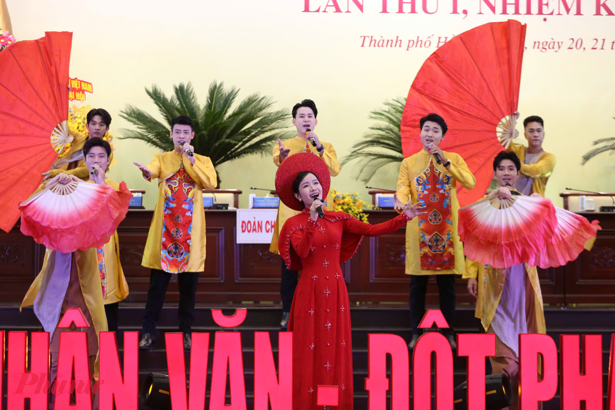 Chương trình văn nghệ chào mừng Đại hội đại biểu Phụ nữ TPHCM lần thức I 