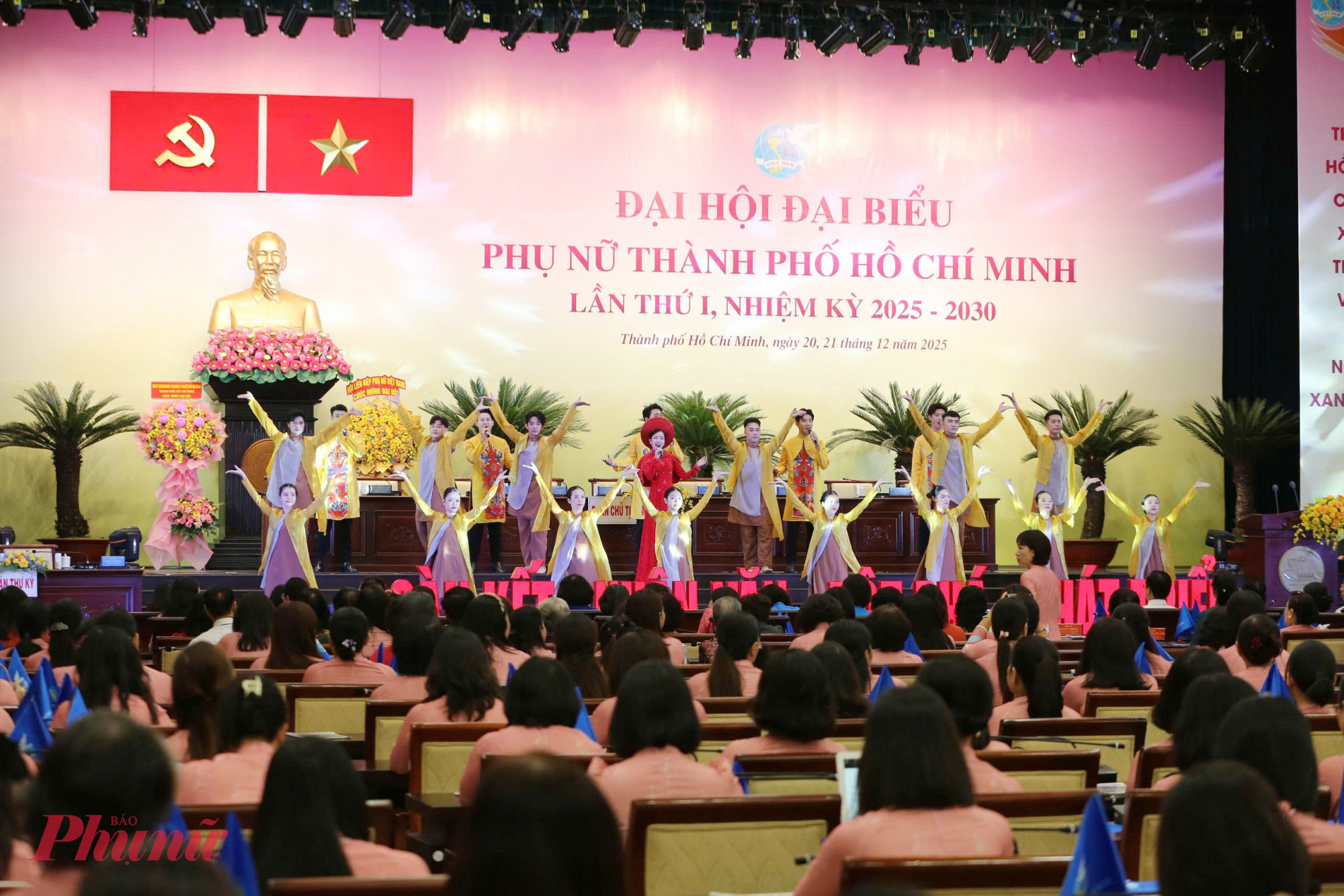 Ngày 21/12, phiên thứ hai Đại hội đại biểu Phụ nữ TPHCM lần thứ I, nhiệm kỳ 2025 - 2030 được tổ chức tại Hội trường TPHCM.