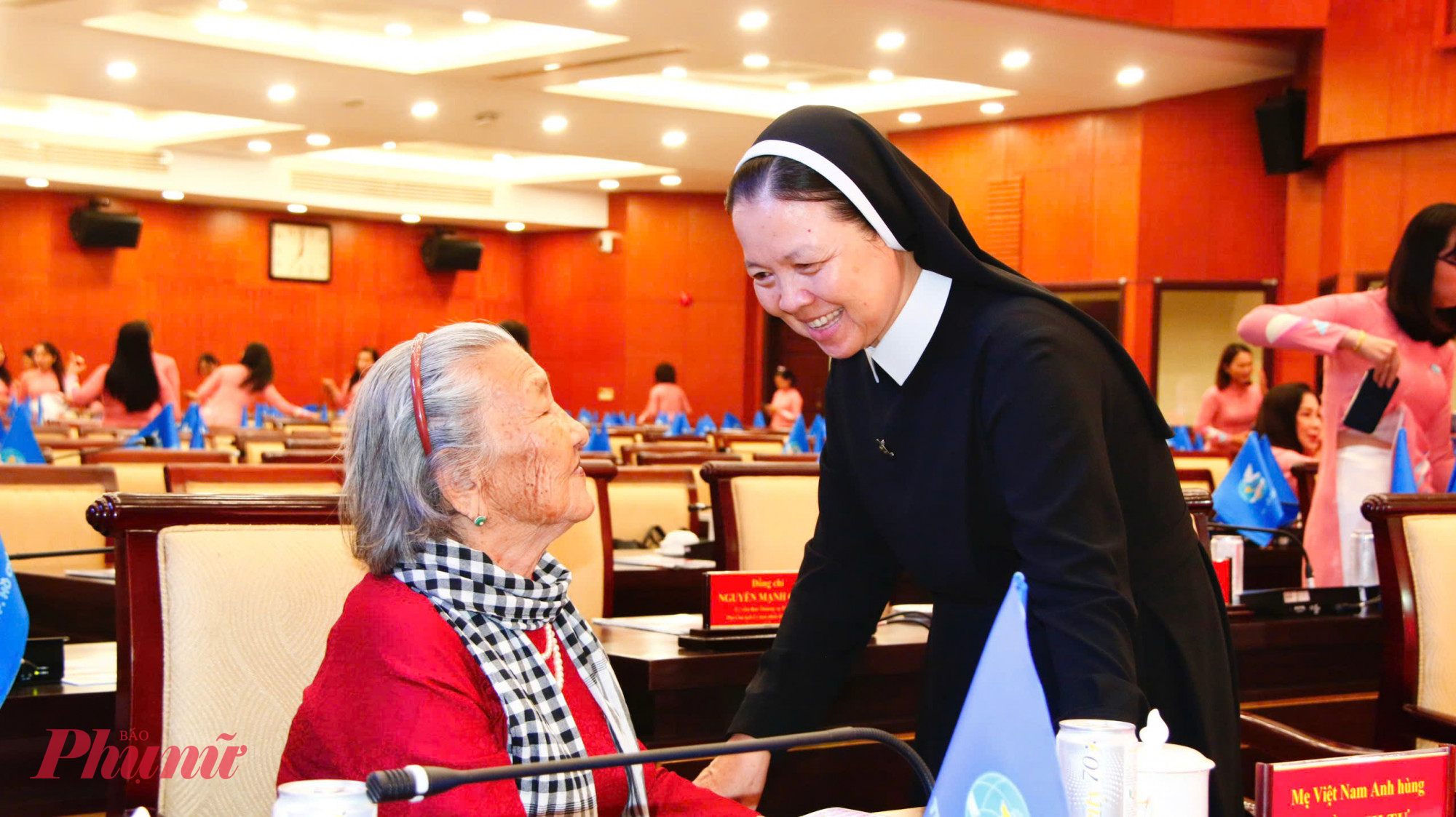 Tham dự Đại hội  có sự tham dự của các đại biều khách mời cùng các đại biểu đại diện cho nữ tu, tôn giáo 