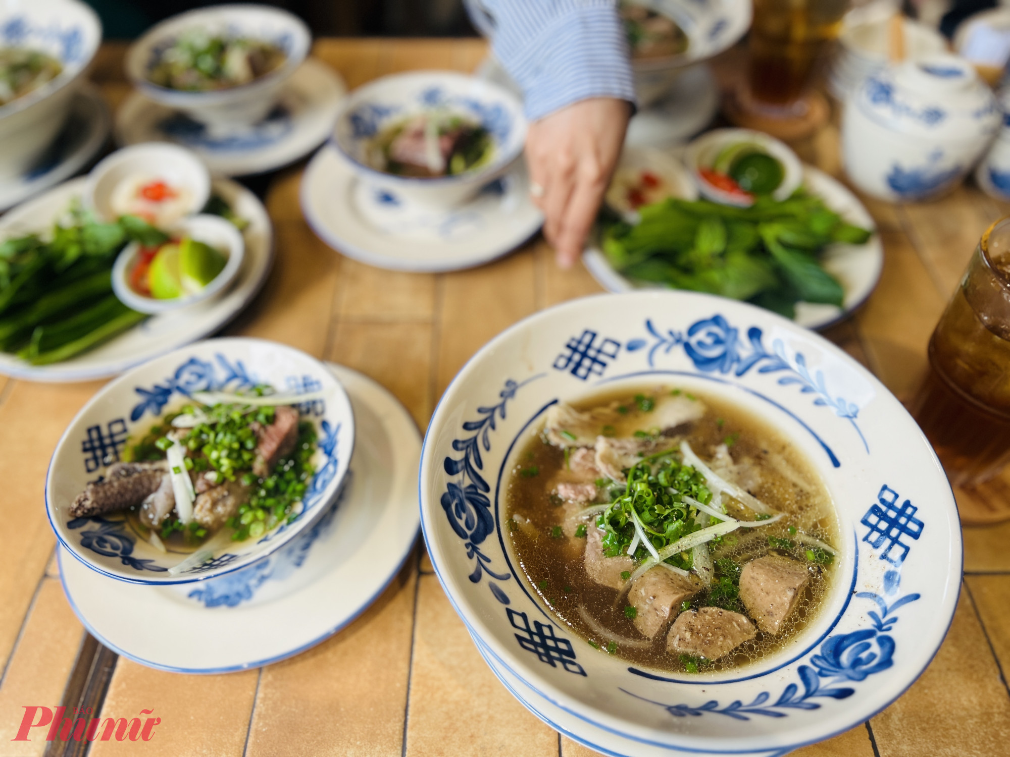 Bảo tàng hoạt động từ 8h đến 21h30, riêng khu vực phục vụ khách bay đêm sẽ mở 24/24. Với công suất phòng chiếu khoảng 30 người mỗi 10 phút, bảo tàng có thể đón 1.500–2.000 khách/ngày, trong đó khoảng 60% là khách quốc tế, khách tour lữ hành và khách charter đến TPHCM.