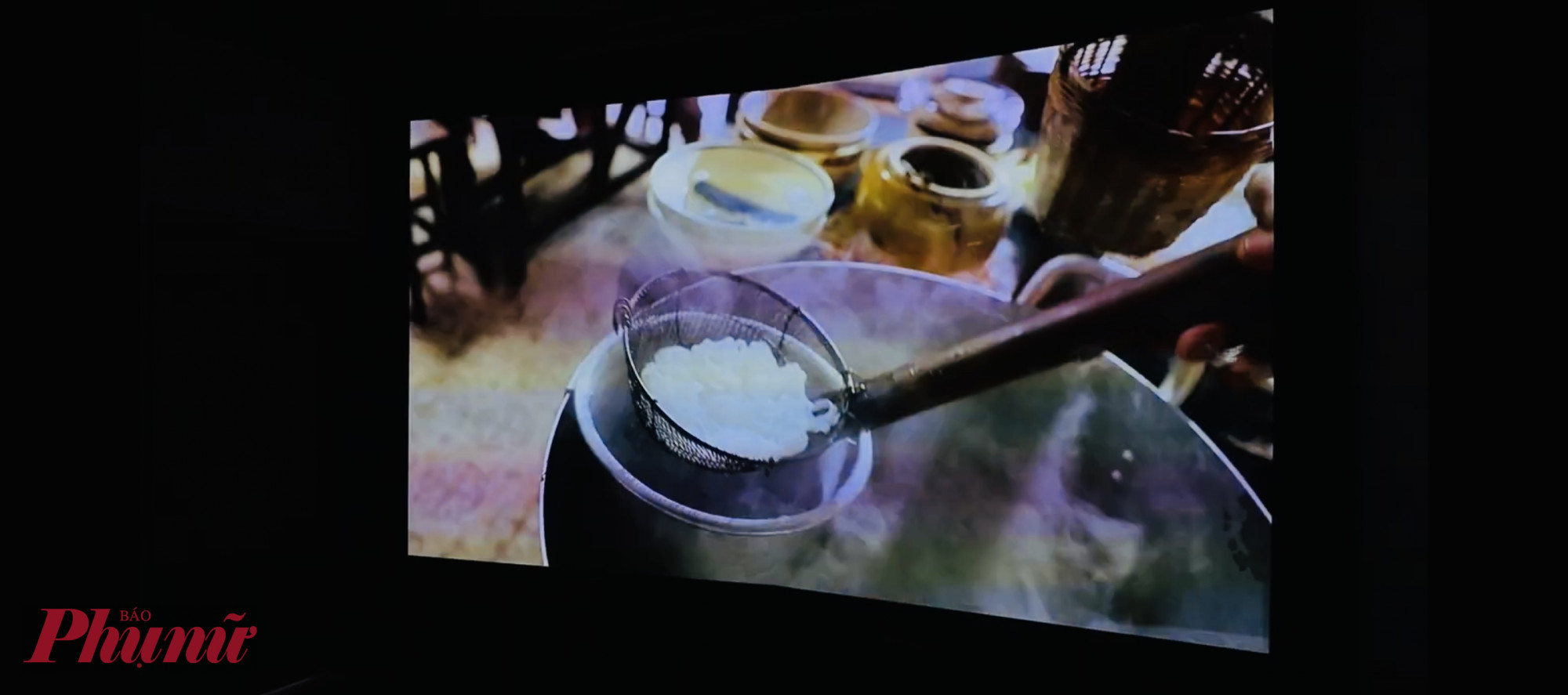 Bộ phim ngắn không chỉ giới thiệu lịch sử hình thành và phát triển của phở qua ba miền Bắc – Trung – Nam, mà còn khéo léo lồng ghép hình ảnh văn hóa ẩm thực, thiên nhiên, con người và điểm đến Việt Nam. “Chúng tôi muốn du khách quốc tế hiểu phở không chỉ là một món ăn, mà là một phần bản sắc văn hóa”, ông Thanh chia sẻ.