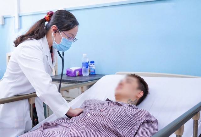 Bệnh nhân trong 1 vụ ngộ độc bánh mì tại TPHCM - ảnh: Bệnh viện Nhân dân Gia Định cung cấp