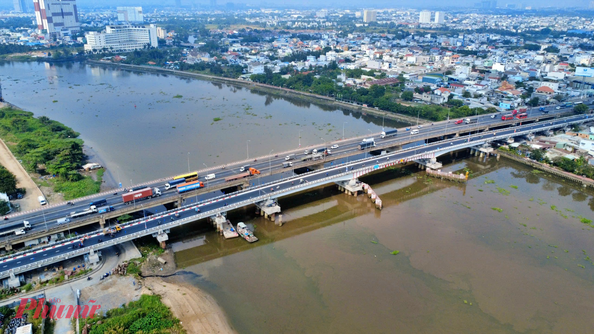 Cầu Bình Phước 1 được đưa vào khai thác từ năm 2003, có chiều dài gần 480m, rộng hơn 11m. 