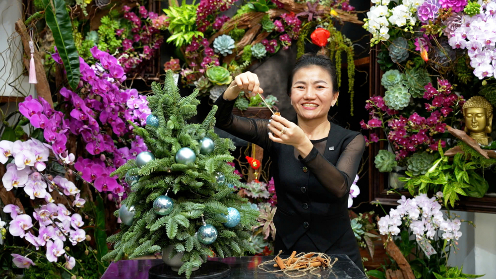 Chị Nguyễn Thị Mỹ - Giám đốc Công ty TNHH Thương mại Dịch vụ Hoa Mỹ Flower - khởi nghiệp thành công nhờ dám đổi mới - ẢNH: NGUYỄN QUANG