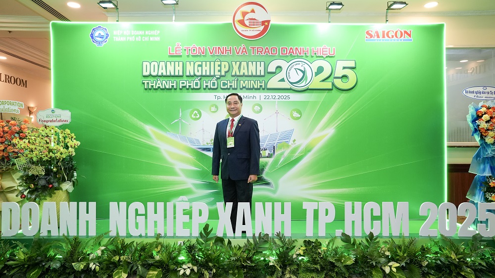 Ông Nguyễn Thanh Nhã tại lễ tôn vinh - Ảnh: EVNHCMC