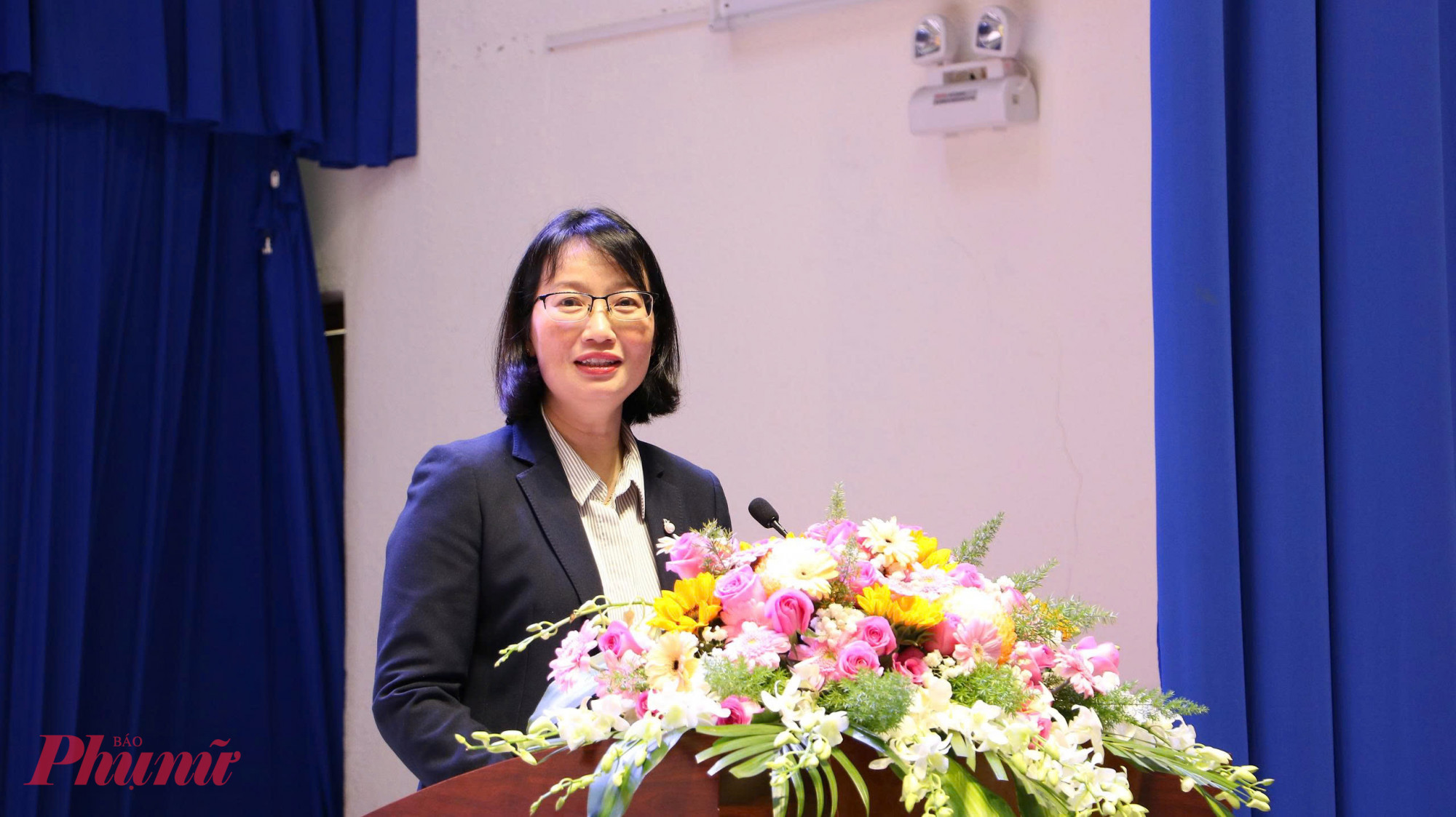 Bà Trần Thị Diệu Thúy - Phó Chủ tịch UBND TPHCM - biểu dương những thành tích của thành phố và các đơn vị - Ảnh: Trang Thư