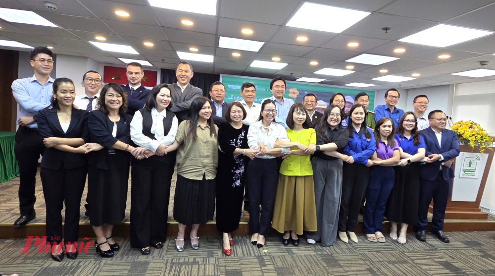 Đại diện các cơ quan, tổ chức, doanh nghiệp chung tay tạo nên mạng lưới