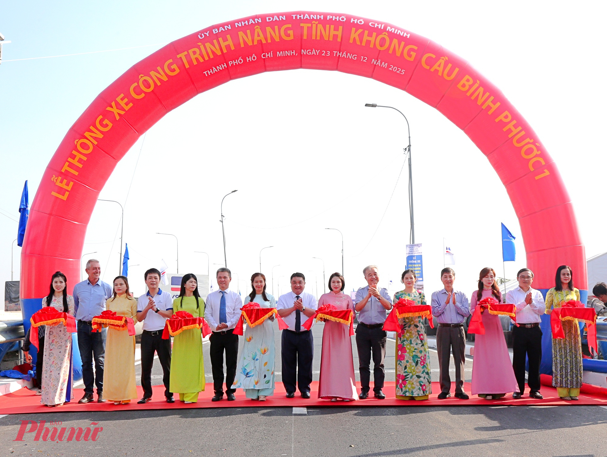 Cắt băng thông xe cầu Bình Phước 1 - Ảnh: Nguyễn Văn