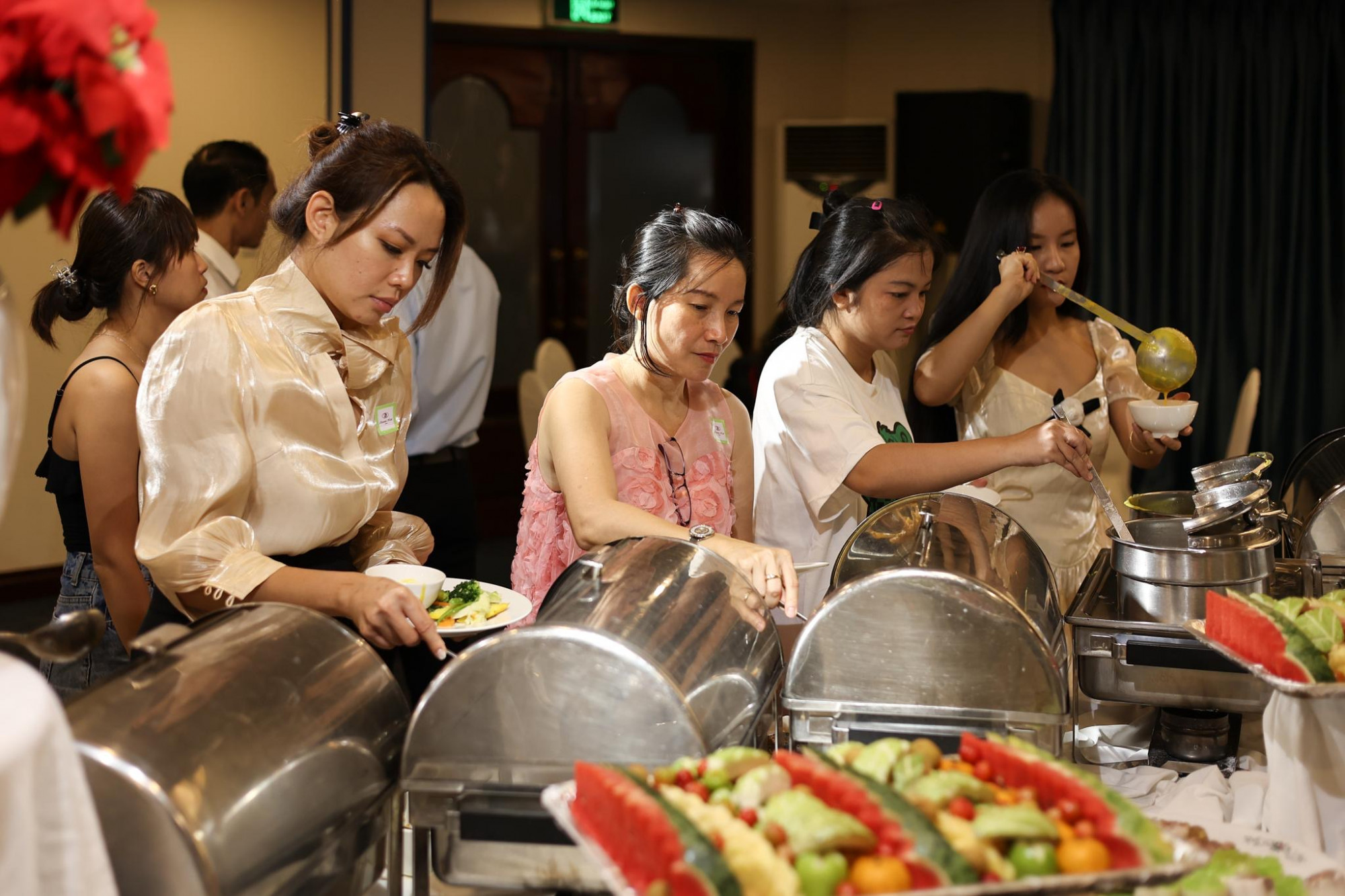 Theo các đơn vị, giá dịch vụ tăng khoảng 5–15% so với cùng kỳ nhưng nhu cầu “săn chỗ đẹp” vẫn rất lớn. Ảnh: Riverside Saigon Hotel