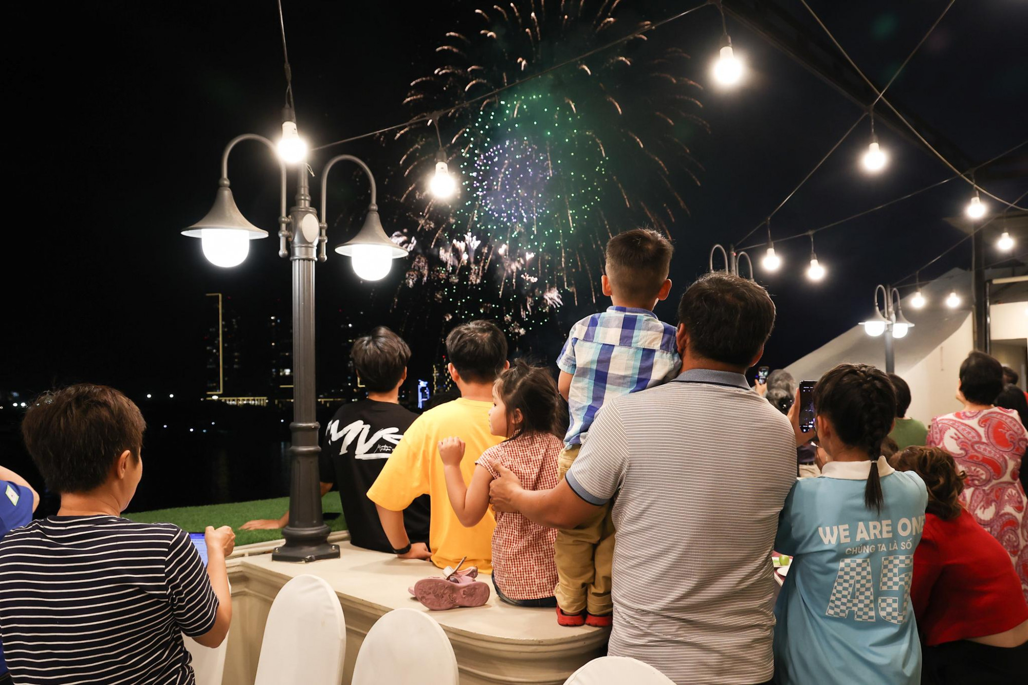 Ông Võ Minh Trung - Giám đốc Riverside Saigon Hotel - cho biết, toàn bộ bàn ăn trong nhà và khu vực rooftop của khách sạn đã được đặt hết cho đêm 31/12, với mức giá từ 1,2–1,5 triệu đồng/chỗ. Ảnh: Riverside Saigon Hotel