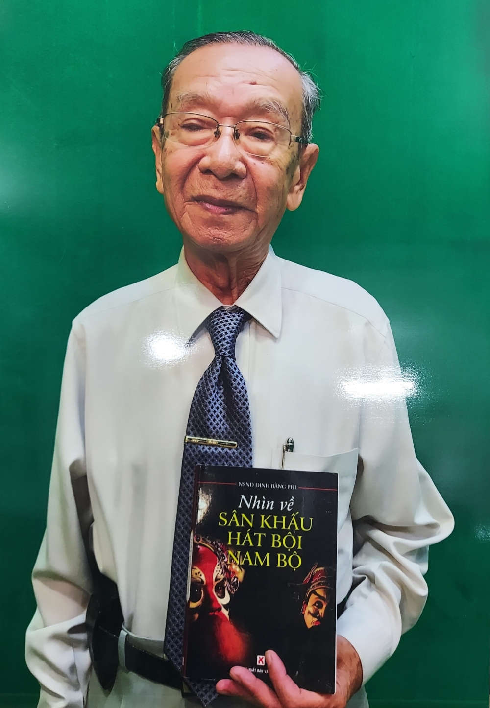 NSND Đinh Bằng Phi và một trong những công trình nghiên cứu để đời của mình - Ảnh tư liệu