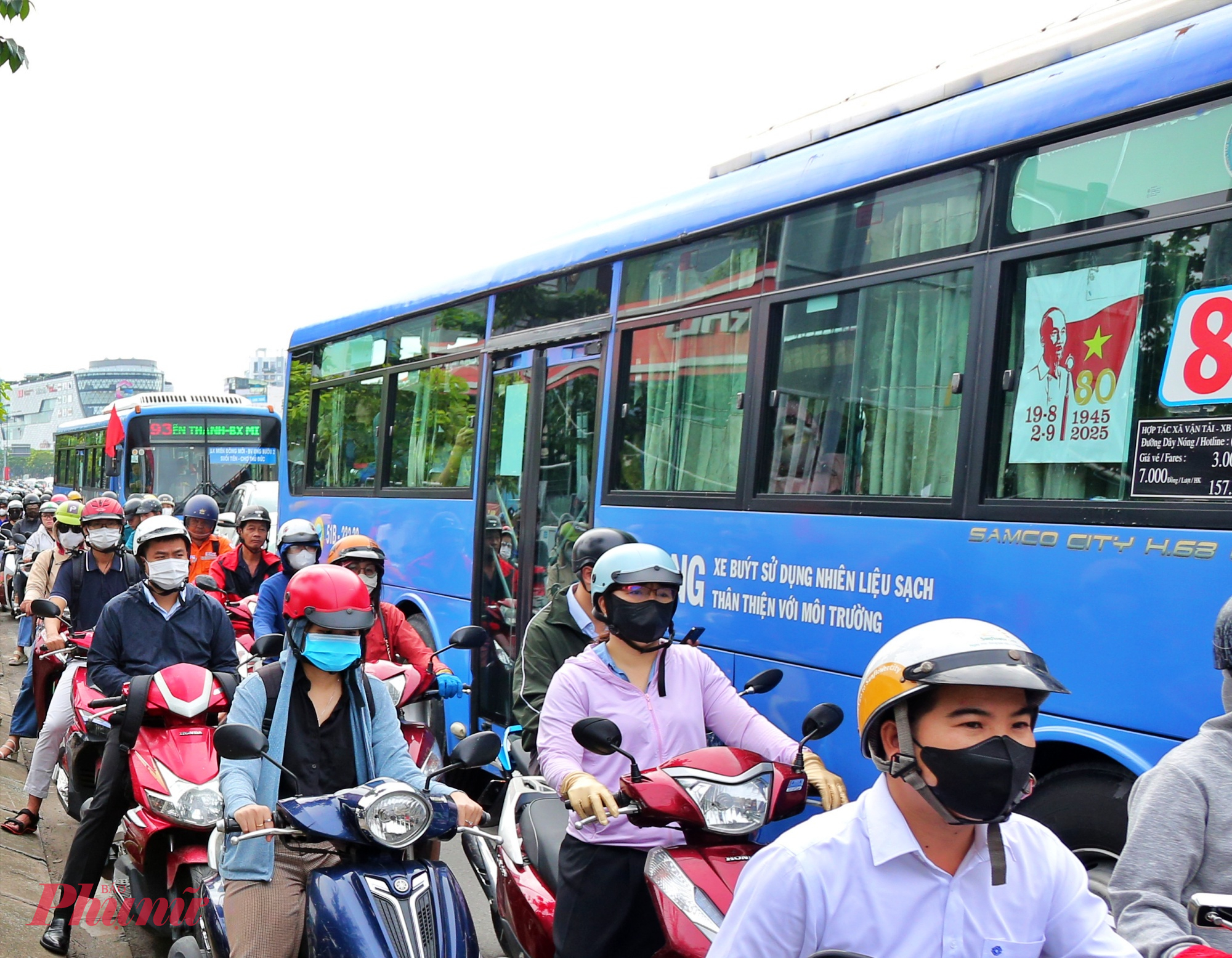 Xe buýt sử dụng nhiên liệu CNG ở TPHCM - Ảnh: Nguyễn Văn