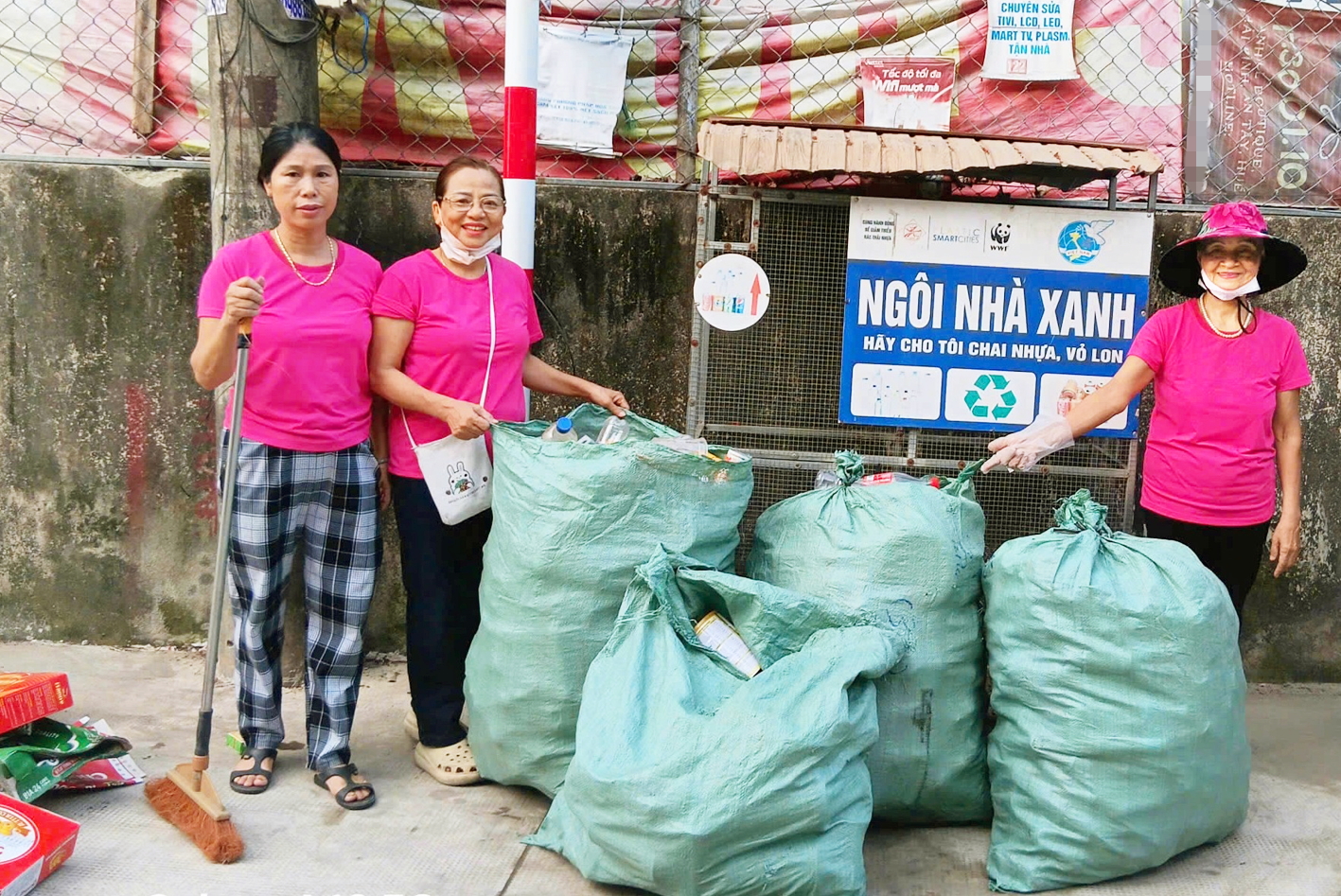 Phụ nữ phường Kim Long, TP Huế tích cực tham gia “ngôi nhà xanh” để biến rác thành tiền