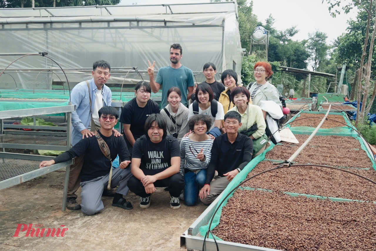 Những rẫy cà phê bạt ngàn, đôi bàn tay cần mẫn và nụ cười hiền hậu của người dân đang để lại dấu ấn sâu đậm trong lòng du khách, góp phần lan tỏa hình ảnh Tây Nguyên thân thiện, giàu bản sắc ra thế giới.
