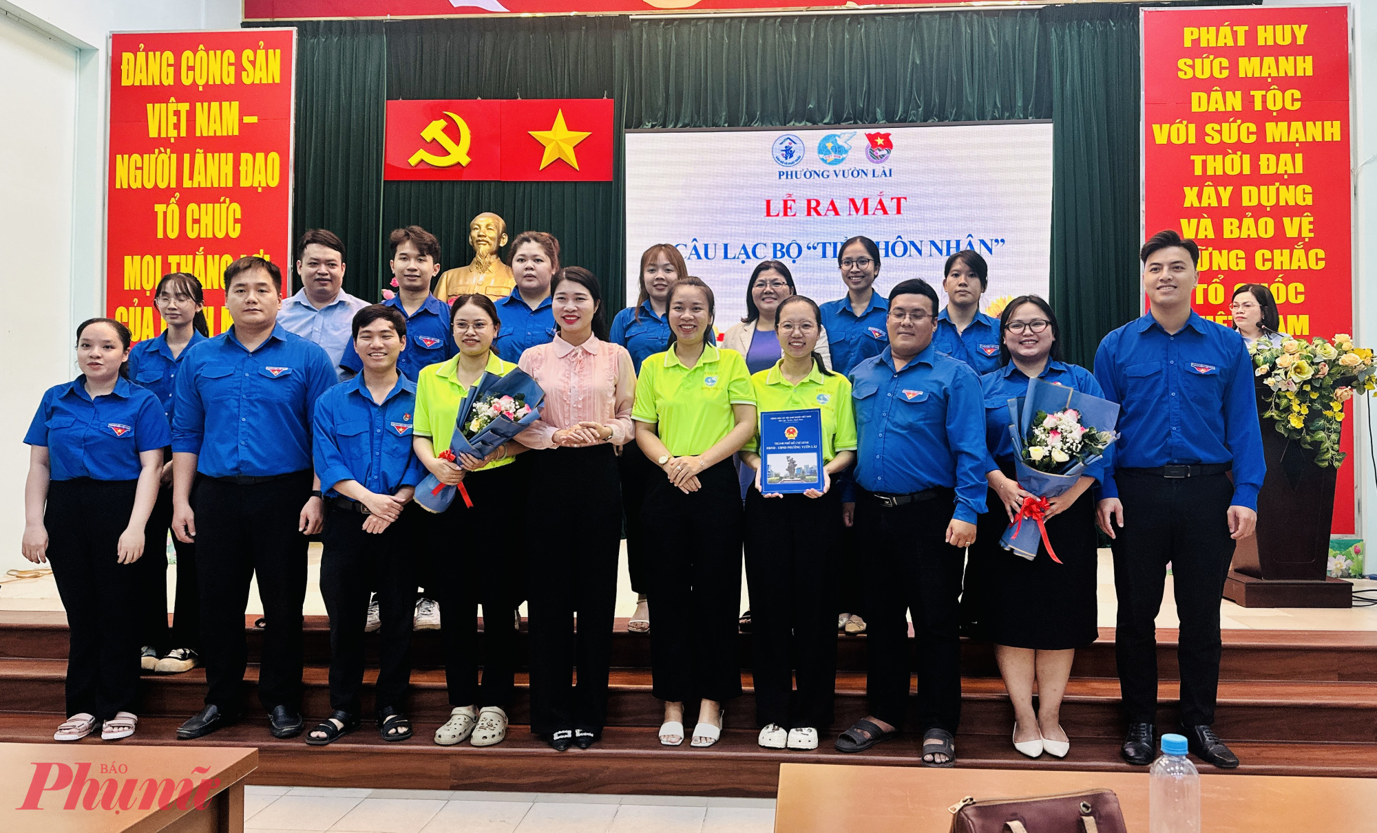 Thành viên CLB Tiền hôn nhân ra mắt tại hội nghị