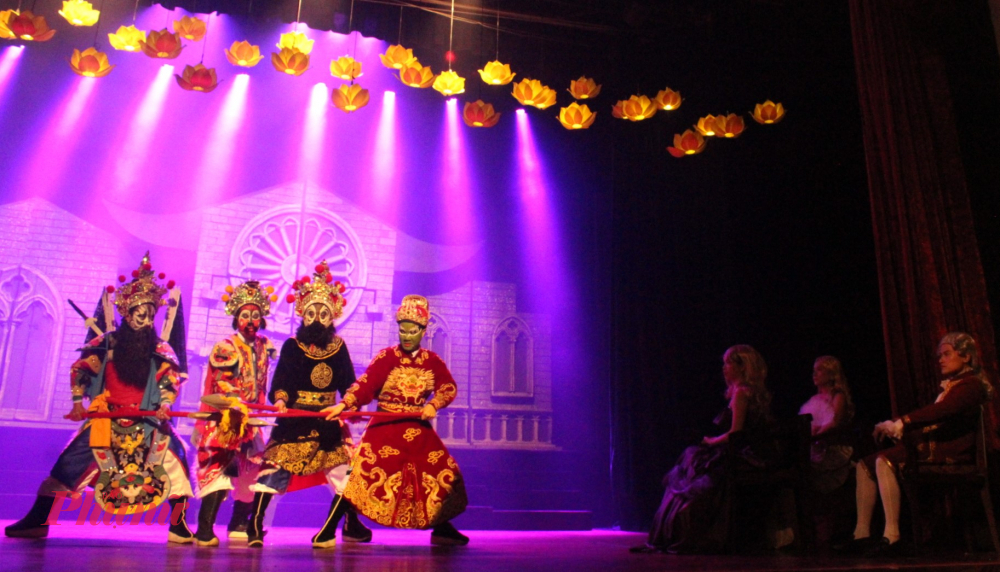 Hát bội được giới thiệu với 