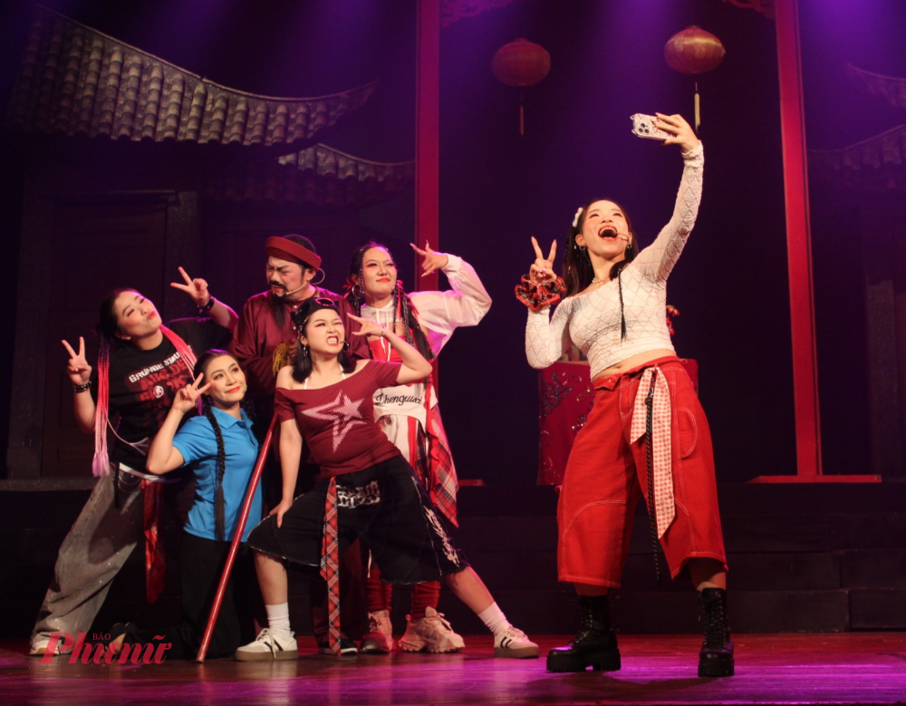 Người trẻ không hề thờ ơ với nghệ thuật dân tộc mà hãy gợi mở cho họ tìm hiểu.