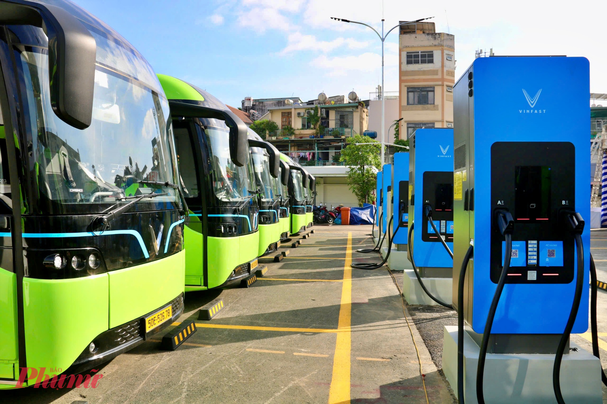 58 chiếc xe buýt điện đi vào hoạt động ở TPHCM từ ngày 27/12 - Ảnh: Nguyễn Văn 