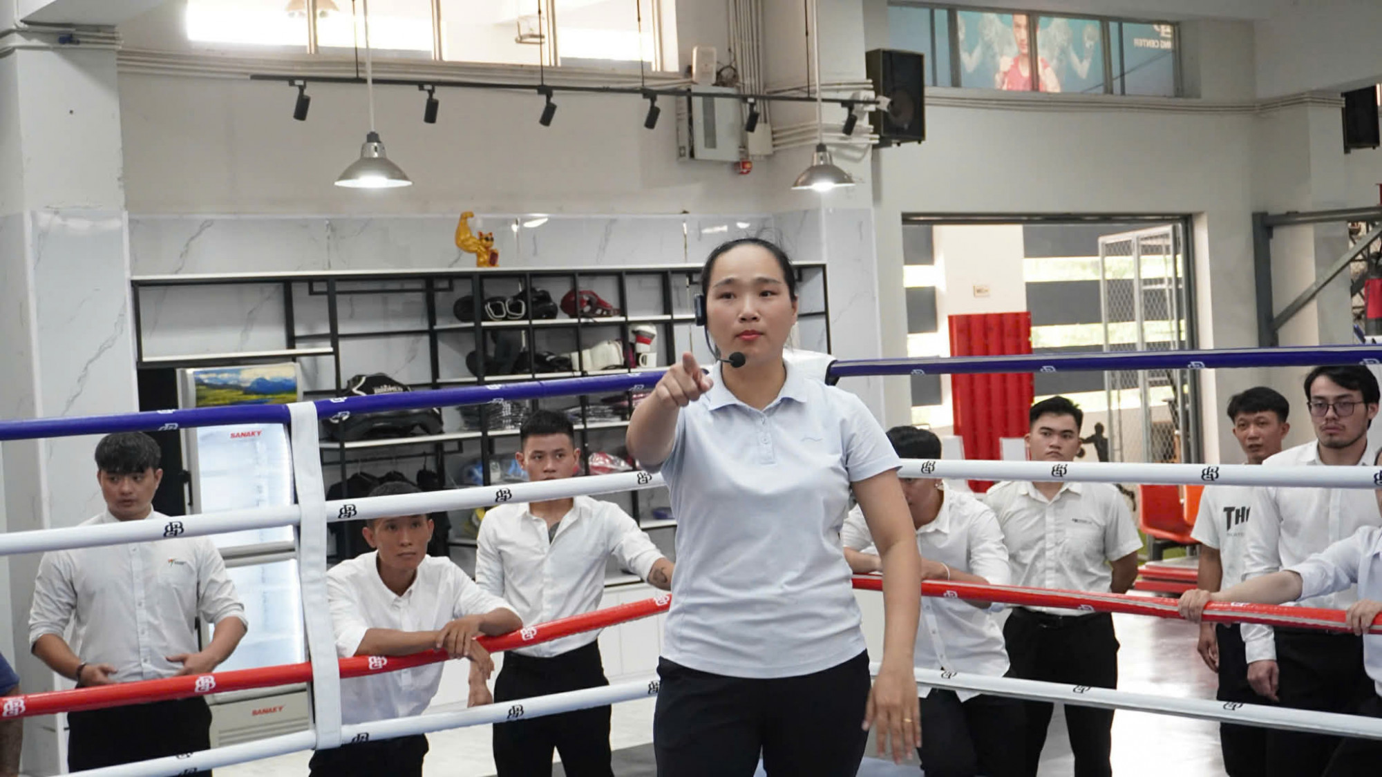 Bùi Thị Nhật Lệ trong 1 buổi tập huấn cho các trọng tài năm 2025