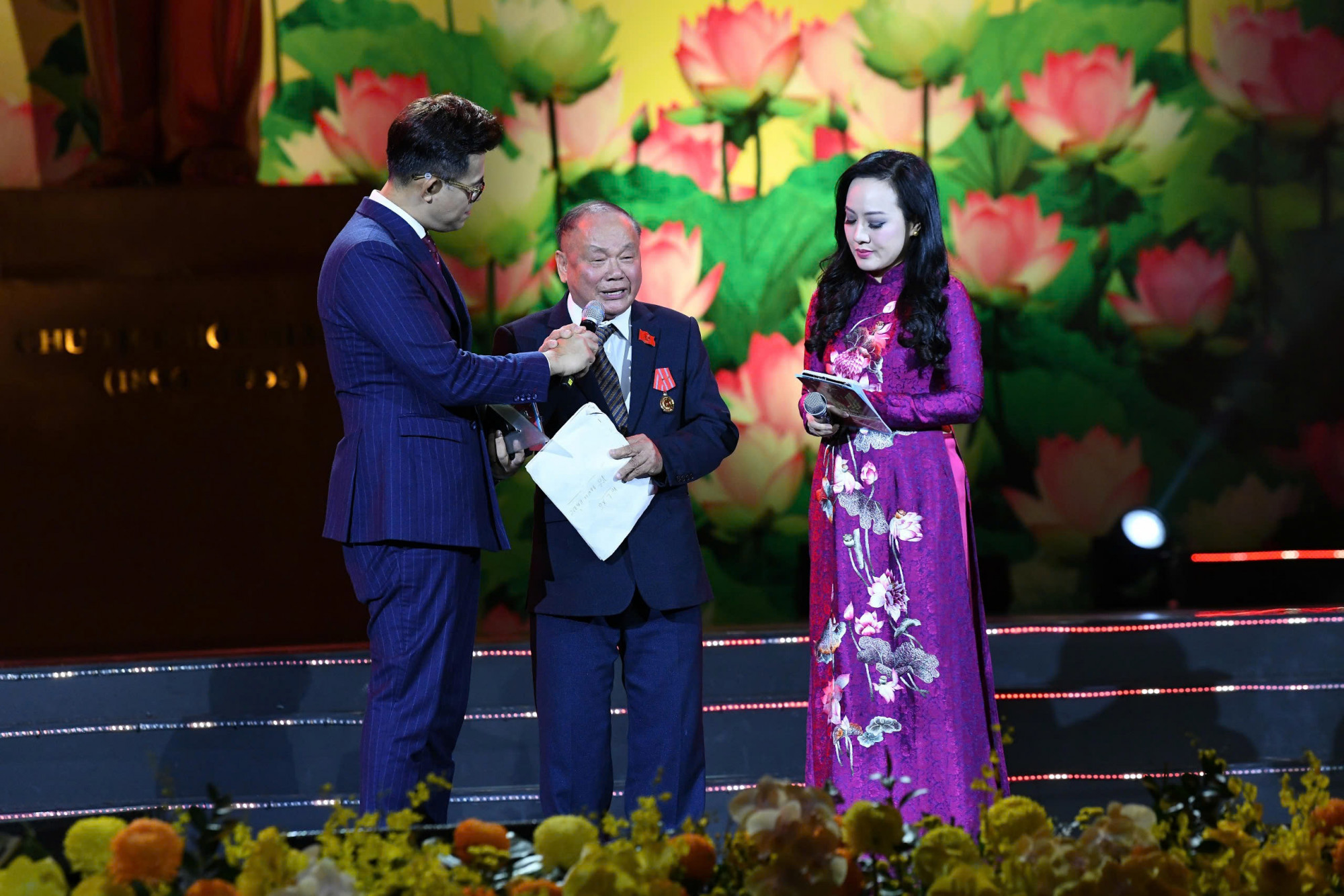 Nhà sáng chế Vũ Hữu Lê giao lưu tại Đại hội thi đua yêu nước toàn quốc lần thứ XI - ảnh: 