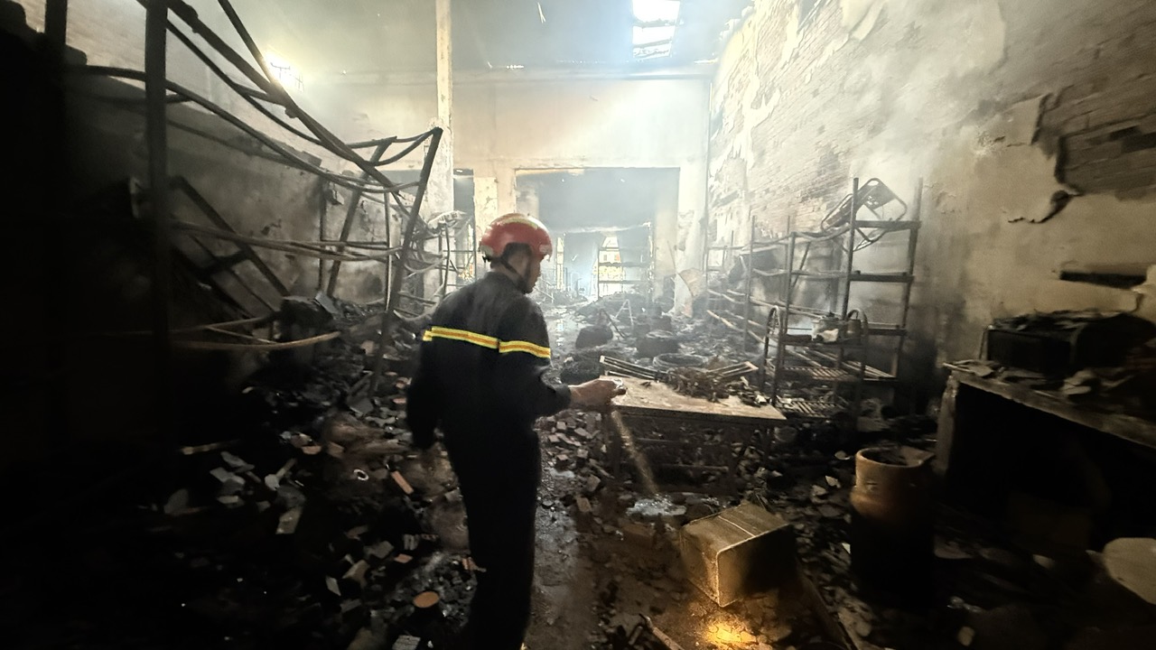 Bên trong căn nhà xảy ra vụ hỏa hoạn - Ảnh: B.X.