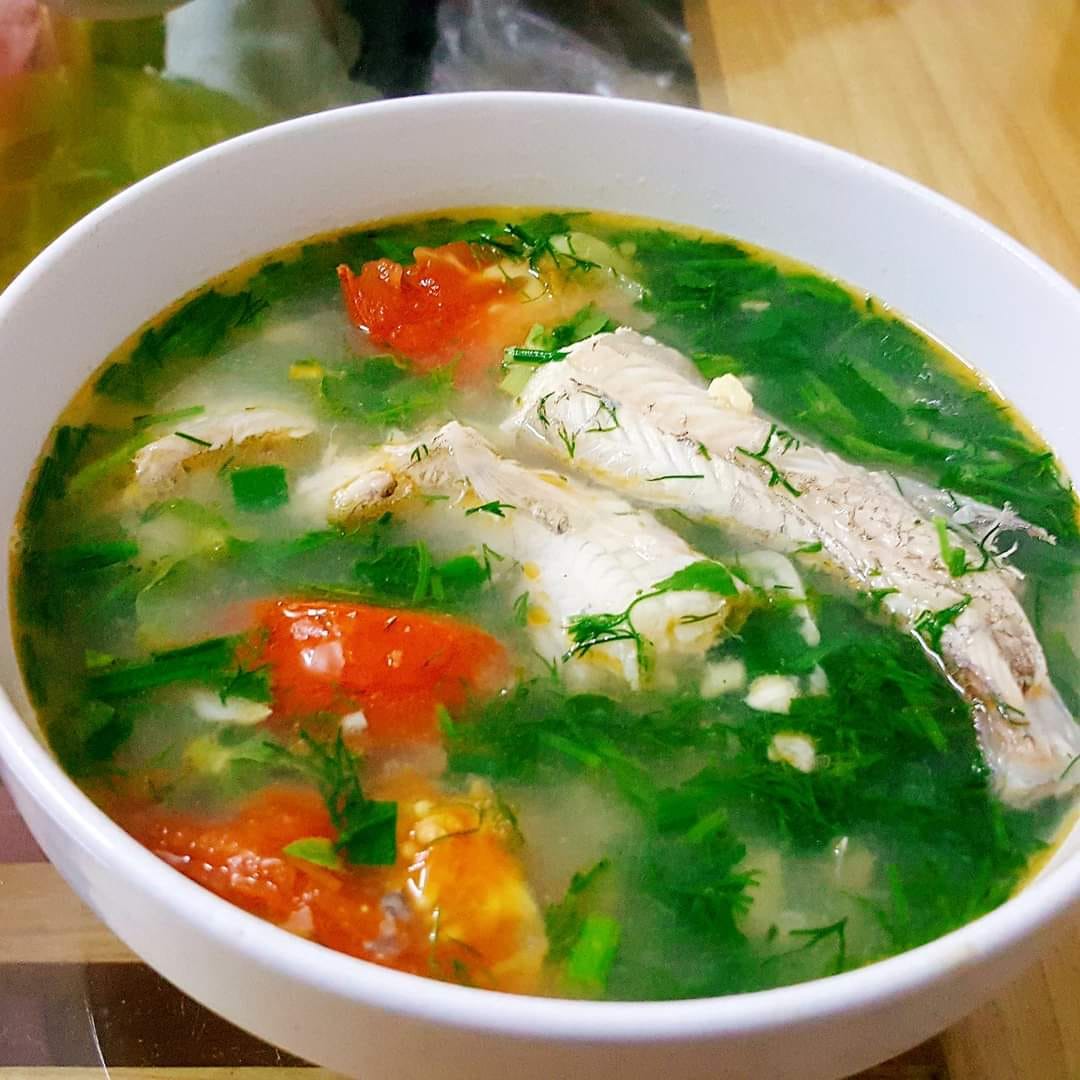 Món canh chua cá khoai có mùi vị đặc biệt còn lưu giữ mãi trong kí y món ăn đã gắn bó với gia đình tôi qua những năm tháng khốn khó.