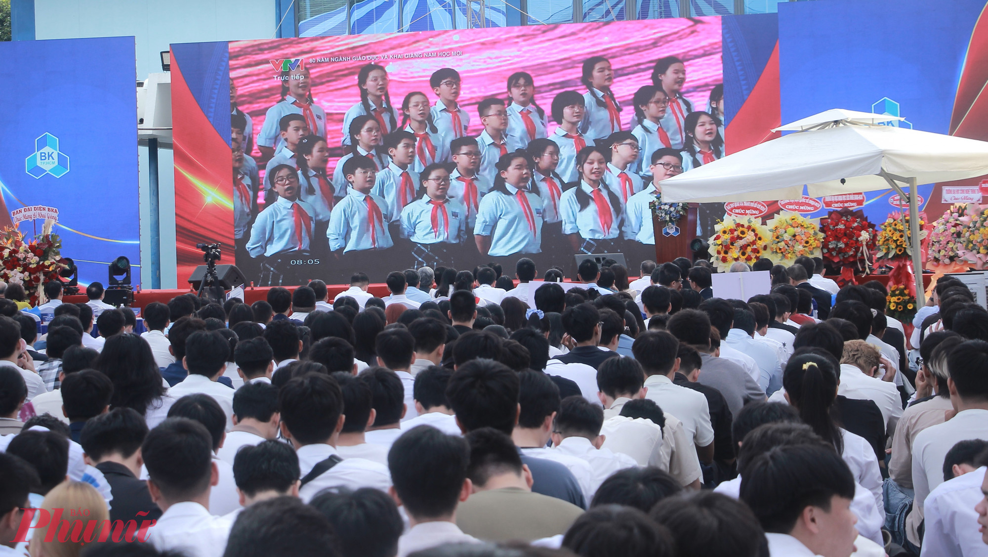 Lần đầu tiên tổ chức chung lễ khai giảng năm học mới trên cả nước với khoảng 26 triệu học sinh, sinh viên tham gia - Ảnh: Nguyễn Loan