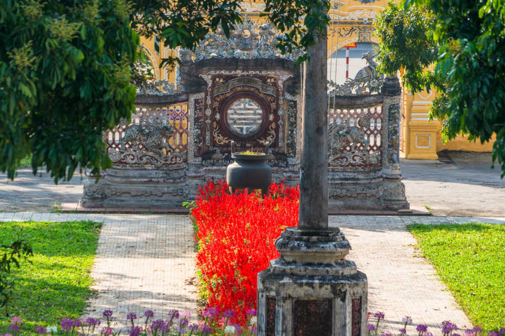 Để khởi động cho không gian văn hóa sáng tạo ở Cơ Mật Viện, từ cuối tháng 11 vừa qua, TTBTDTCĐ Huế đã phối hợp với Trường Đại học Nghệ thuật Huế và các đơn vị liên quan tổ chức các hoạt động như triển lãm tư liệu, hình ảnh với chủ đề “Cơ Mật Viện triều Nguyễn (1834-1945): Hành trình không gian và dấu ấn triều chính”; chương trình giáo dục di sản “Khám phá Cơ Mật Viện và trải nghiệm các loại hình di sản Huế”… Theo TBTDTCĐ Huế, ban đầu không gian văn hóa sáng tạo ở Cơ Mật Viện sẽ mở cửa đón khách tham quan miễn phí - Ảnh: TTBTDTCĐ Huế