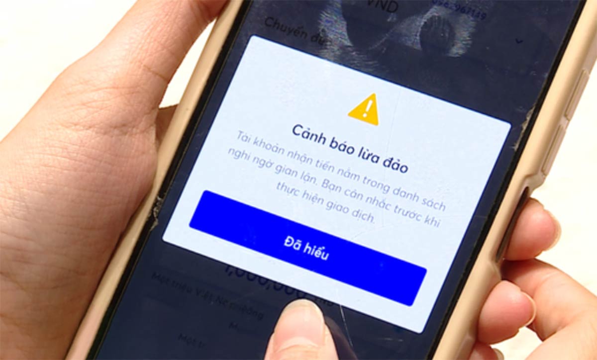 Nhờ hệ thống cảnh báo mà người dân thoát khỏi 2.900 tỉ đồng giao dịch đáng ngờ (Ảnh minh họa)