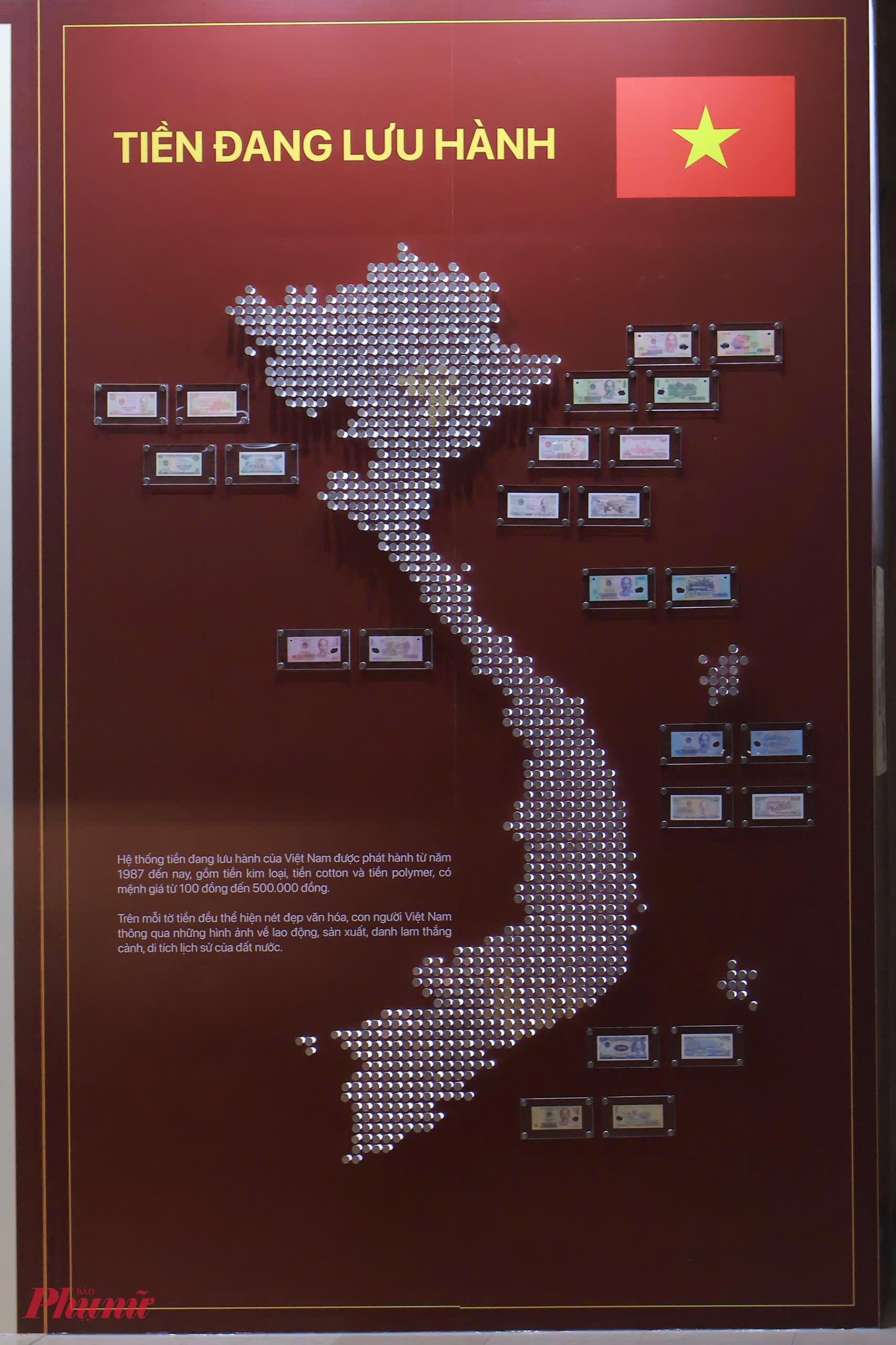 Điểm nhấn thị giác thu hút khách tham quan là bản đồ Việt Nam hình chữ S, ghép từ hàng trăm đồng xu phát hành từ năm 2003. Dưới ánh đèn, những đồng xu ánh kim trở thành góc dừng chân lâu nhất của nhiều đoàn khách.