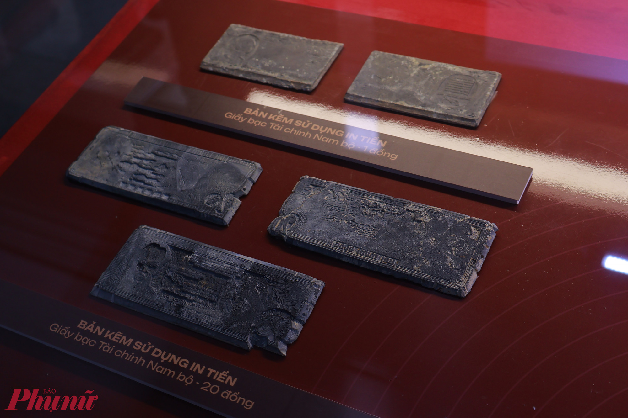 Không gian được sắp xếp tỉ mỉ theo từng giai đoạn và không gian trang trọng. Mỗi lượt tham quan sẽ kéo dài một giờ đồng hồ và có thuyết minh viên thuyết trình một vòng. 