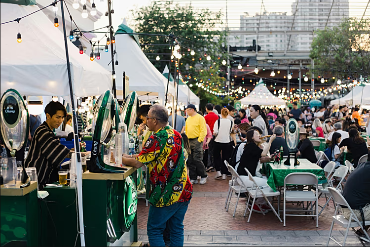 Lễ hội bia ở Bangkok - Ảnh: Ngakak Eka/Pexels