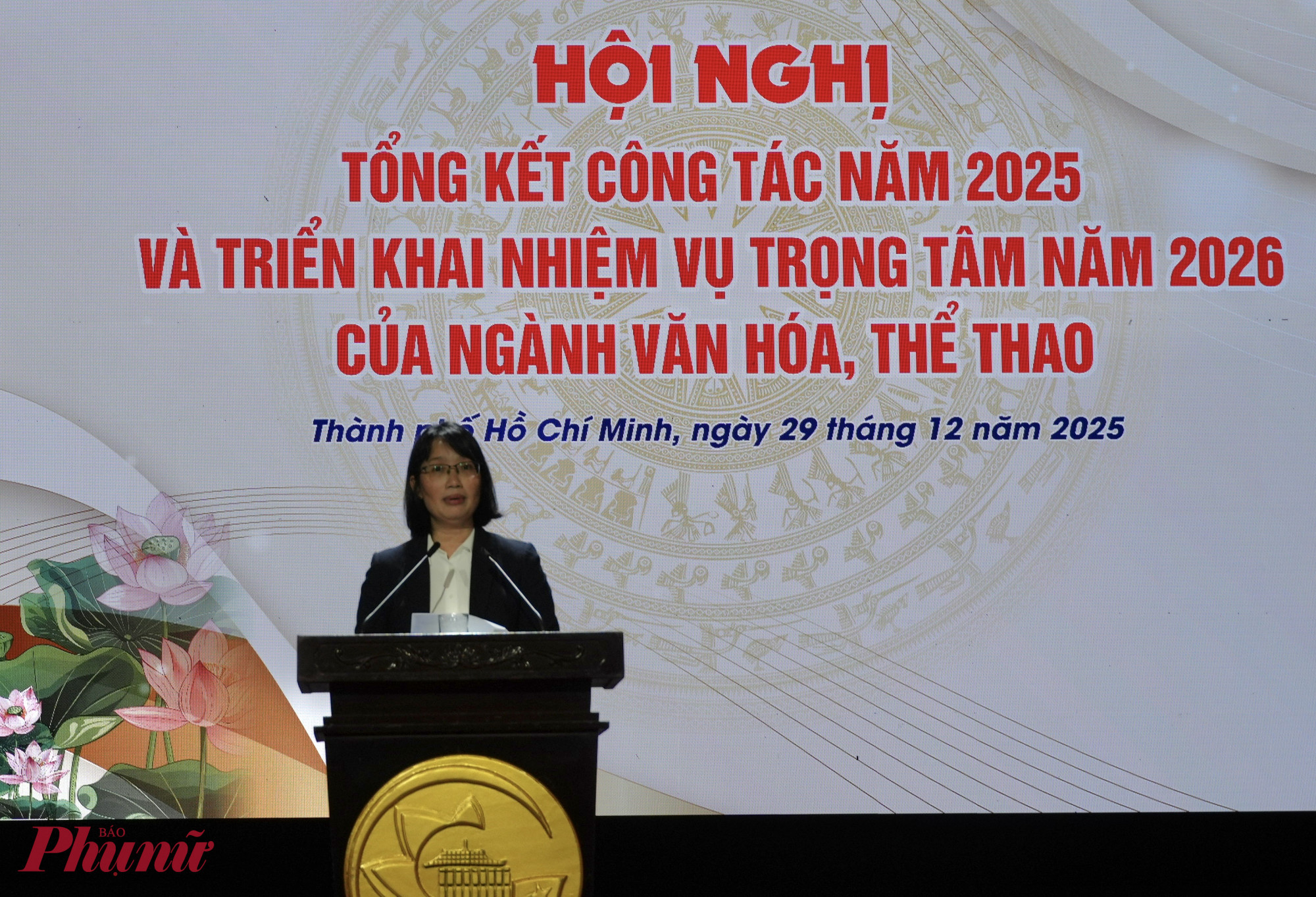 Bà Trần Thị Diệu Thúy - Phó chủ tịch UBND TPHCM phát biểu tại hội nghị - Ảnh: Thanh Tâm