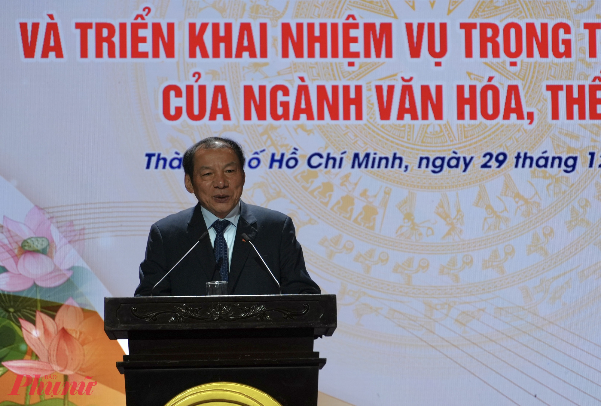 Bộ trưởng Bộ Văn hóa Thể thao và Du lịch Nguyễn Văn Hùng phát biểu chỉ đạo tại hội nghị - Ảnh: Thanh Tâm