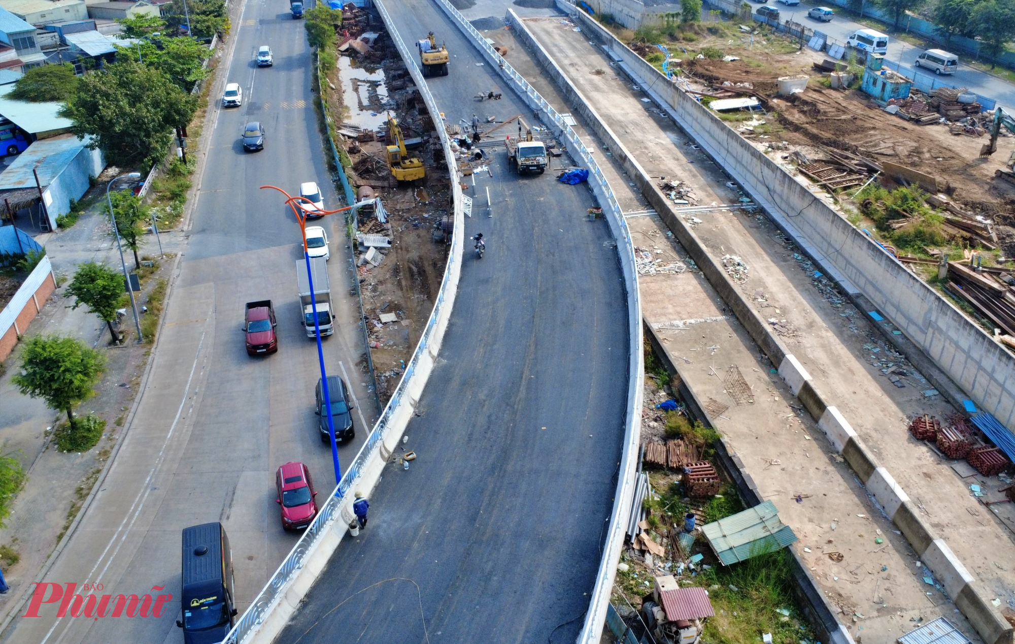 cầu vượt mỗi nhánh sẽ có 2 làn xe, rộng 9m, cao 4,75m, vận tốc 50km/h