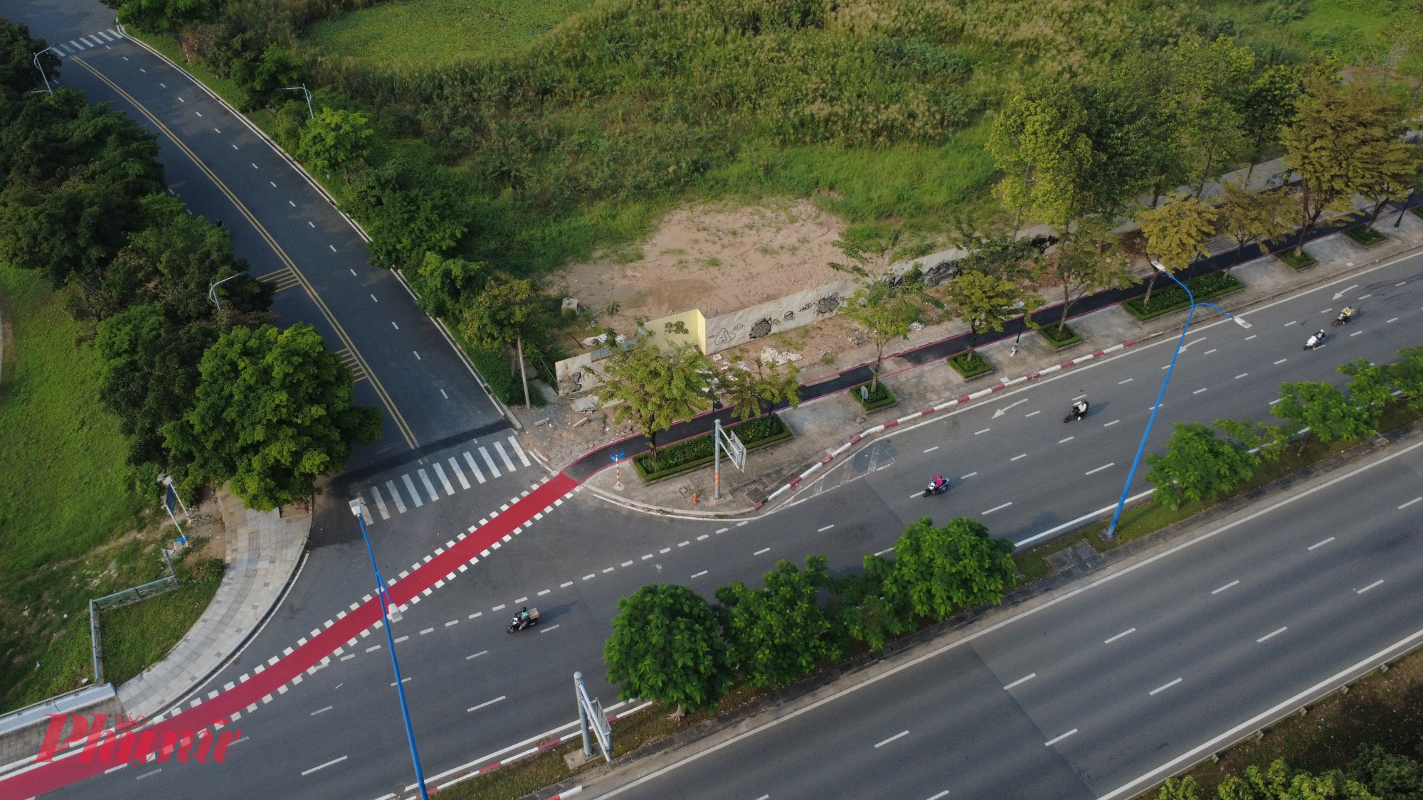 Độ dốc dọc tối đa của tuyến là 4%, phù hợp với đặc thù di chuyển bằng xe đạp.