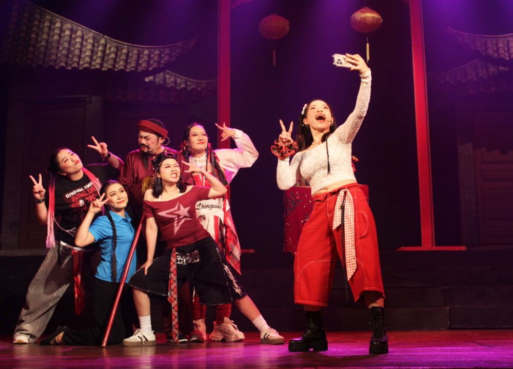 Sắc - ấn ngọc Nam phương là hành trình  tìm về cội nguồn nghệ thuật hát bội  của nghệ sĩ trẻ - ẢNH: NGỌC TUYẾT