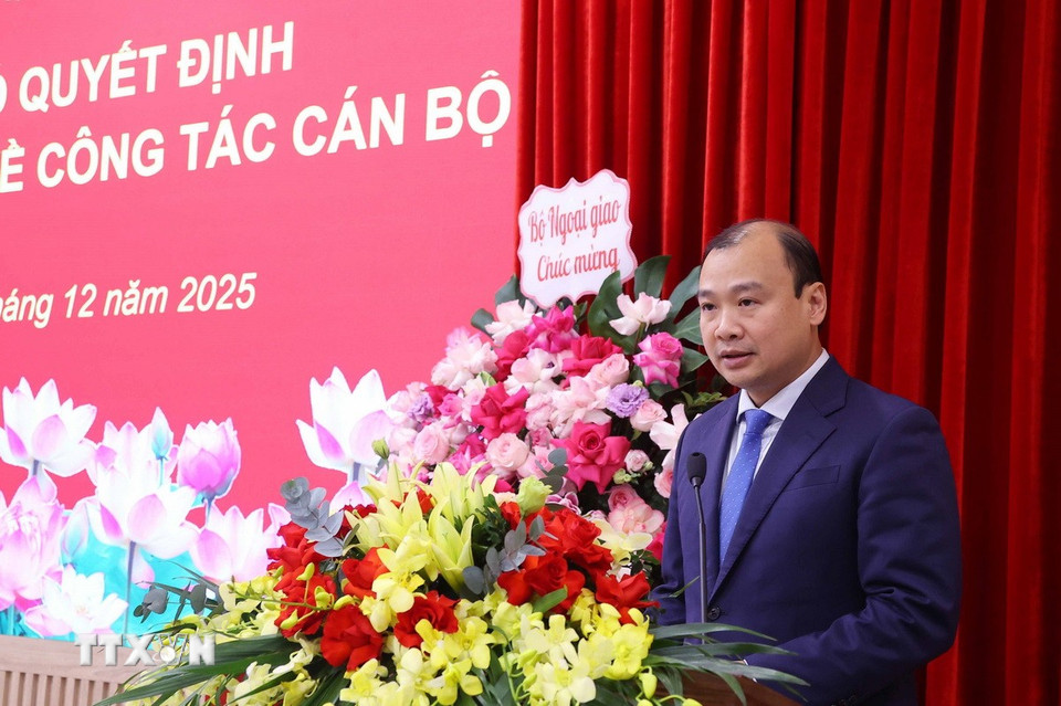 Tân Phó giám đốc Học viện Chính trị Quốc gia Hồ Chí Minh phát biểu -Ảnh: Văn Điệp/TTXVN