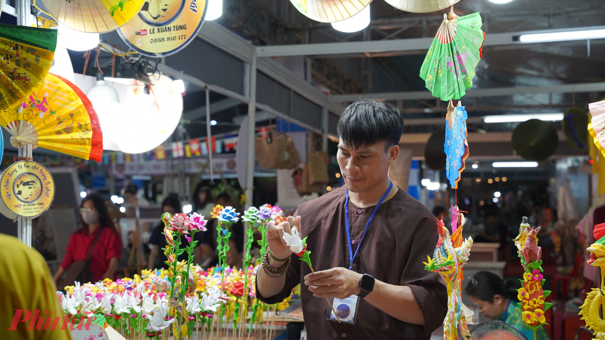 Sự kiện diễn ra từ ngày 30/12/2025 đến 4/1/2026 tại Thảo Cầm Viên Sài Gòn (số 2 Nguyễn Bỉnh Khiêm, phường Bến Nghé, TP.HCM), mở cửa từ 7h30 đến 21h hằng ngày. Đặc biệt, ban tổ chức miễn phí vé vào cổng từ 17h đến 21h, tạo điều kiện để đông đảo người dân và du khách tham gia, trải nghiệm không gian văn hóa quốc tế ngay giữa lòng TP.HCM.