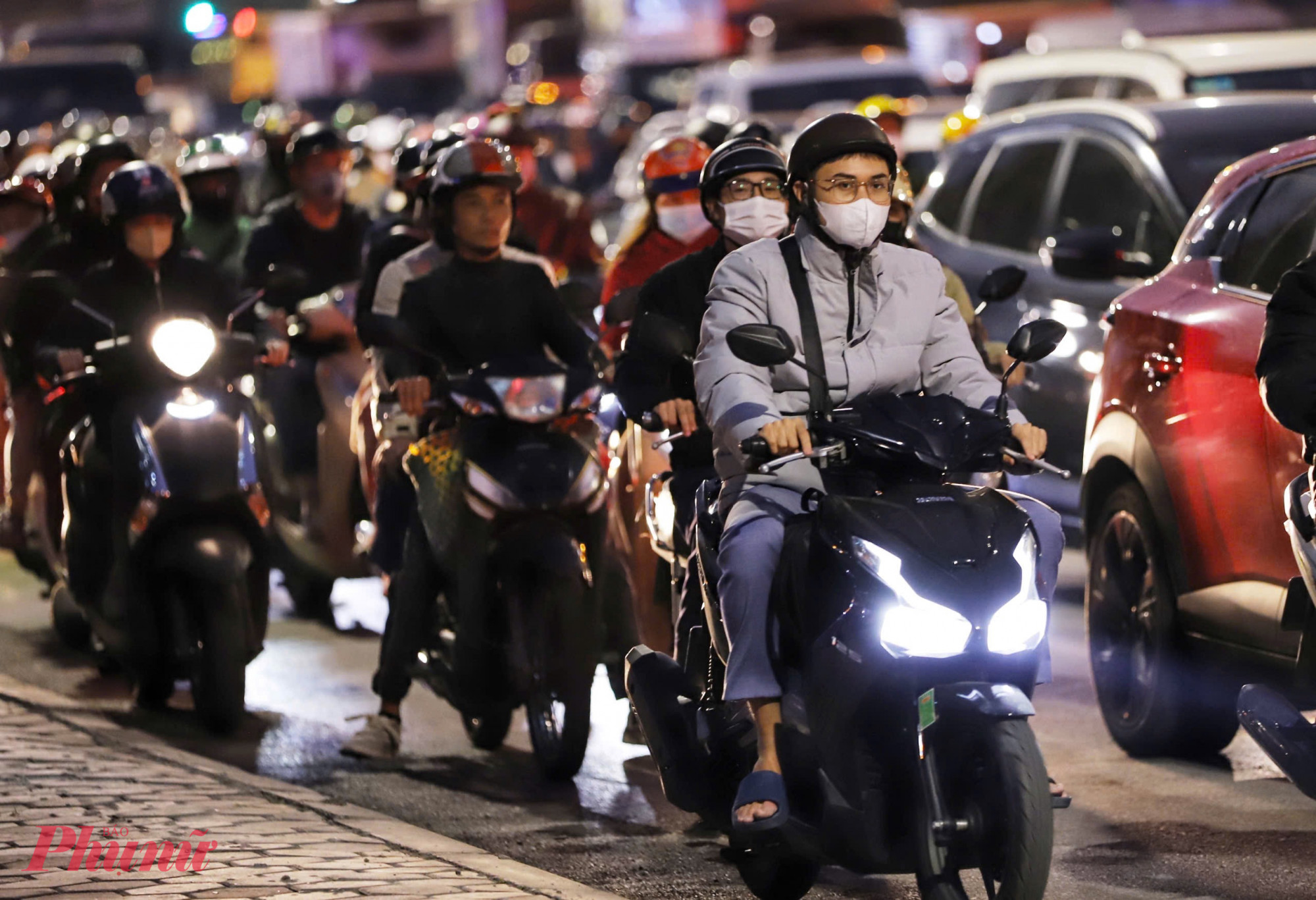 Năm nay (2026), Tết Dương lịch (Thứ Năm, 1/1/2026) công chức, viên chức và người lao động tại Việt Nam được nghỉ 4 ngày liên tục, từ Thứ Năm (1/1) đến Chủ Nhật (4/1).