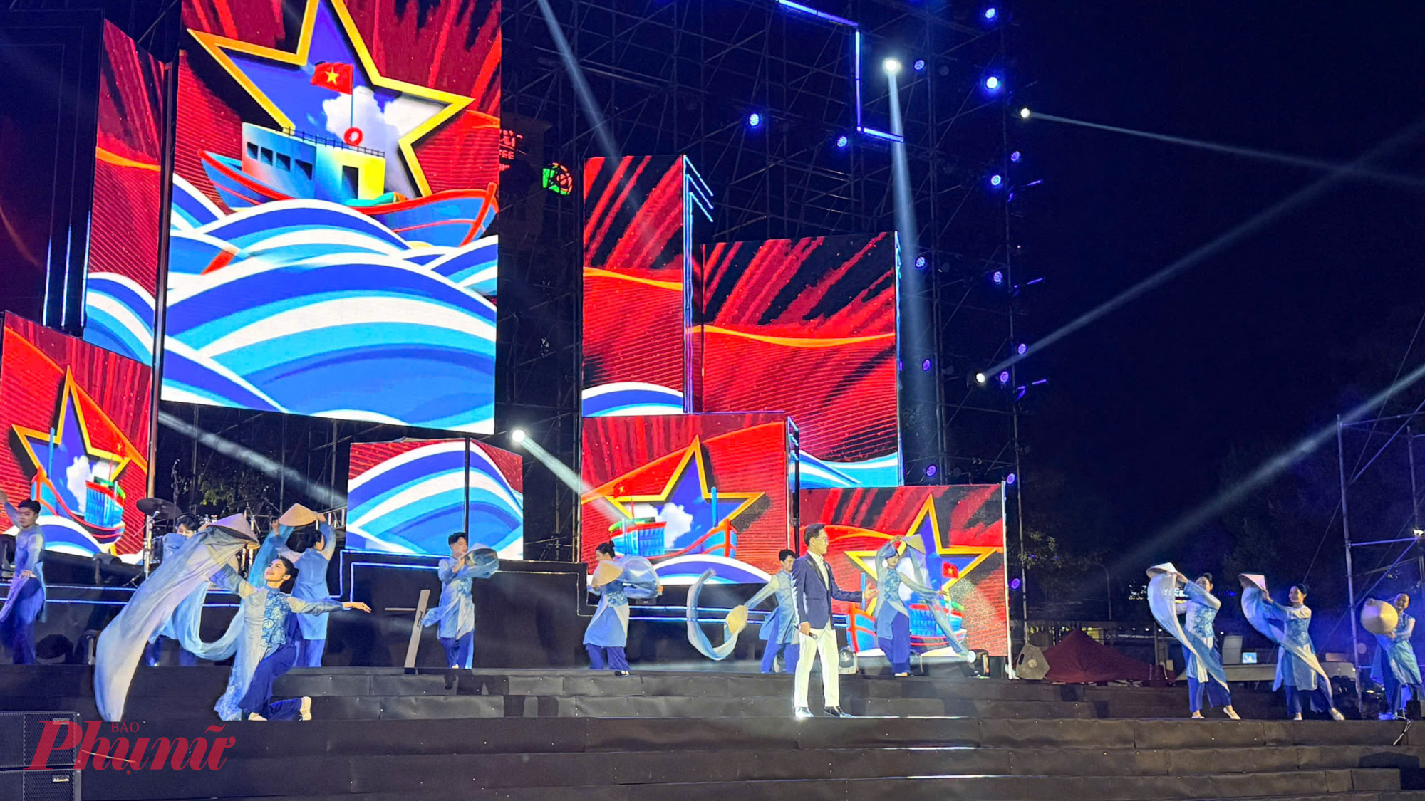 Nhiều tiết mục nghệ thuật đặc sắc, khắc họa hình ảnh Đắk Lắk năng động, thân thiện, giàu bản sắc văn hóa