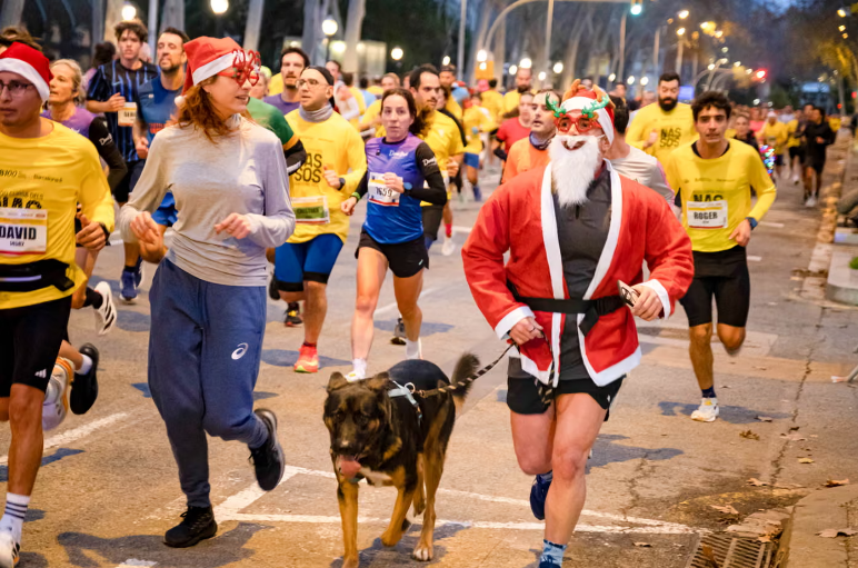 Cuộc đua Carrera dels Nassos nổi tiếng diễn ra vào đêm giao thừa ở Barcelona đã thu hút số lượng người tham gia kỷ lục
